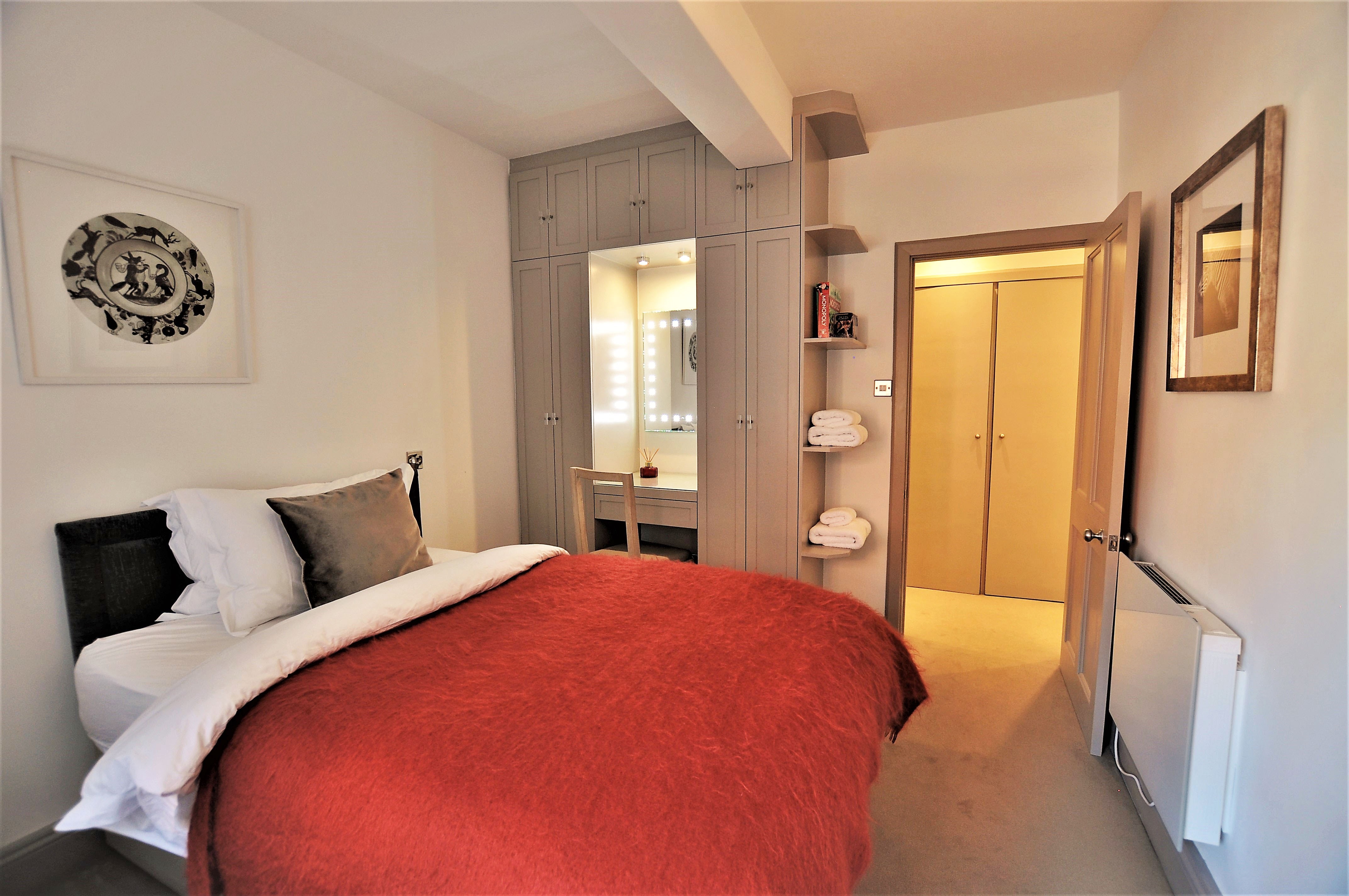 Luxury 2 Bed Chelsea Knightsbridge Horizon in 38 Swan Court, Chelsea Manor street sw3 5RT - Property image 3 - VivreStays