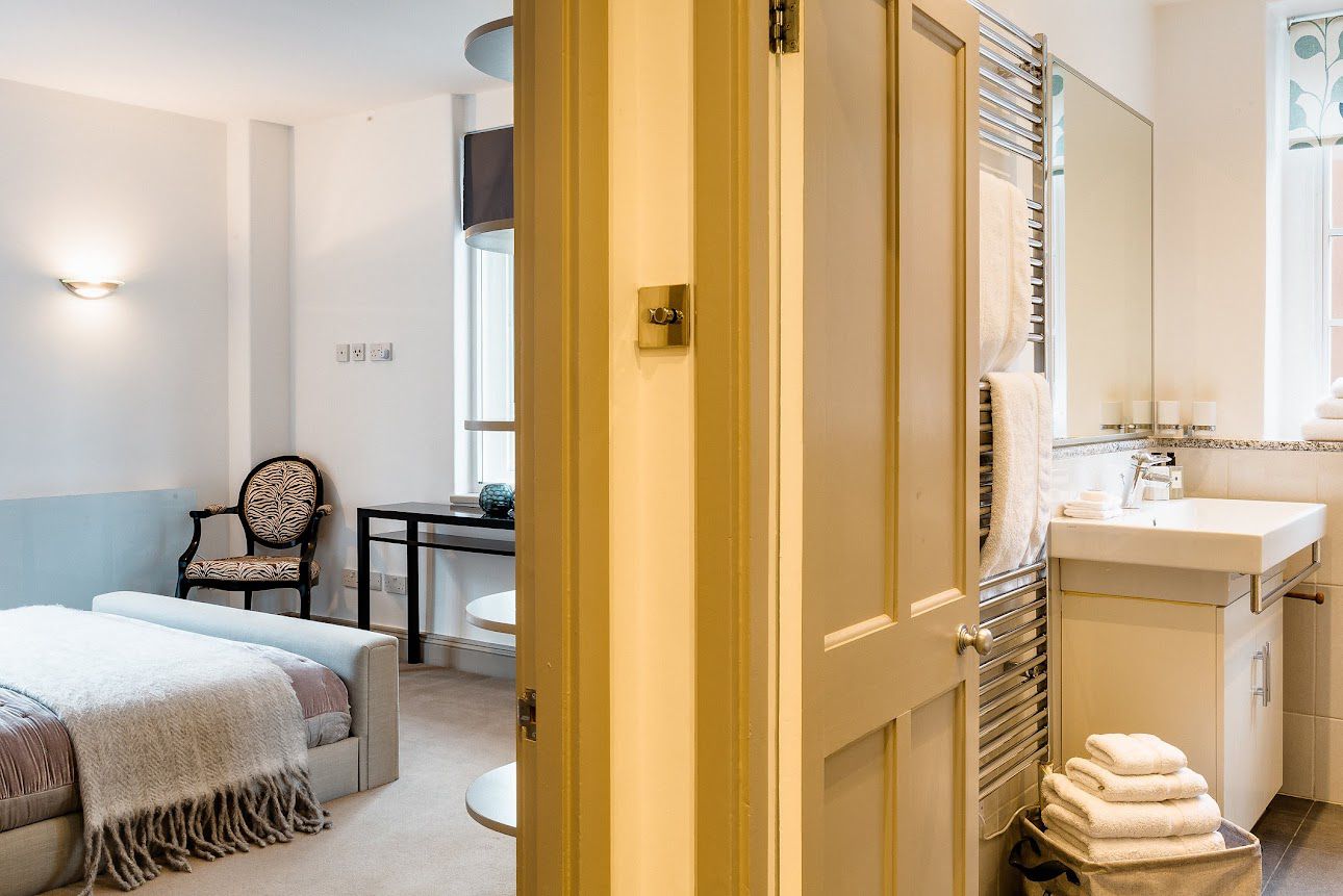 Luxury 2 Bed Chelsea Knightsbridge Horizon in 38 Swan Court, Chelsea Manor street sw3 5RT - Property image 14 - VivreStays