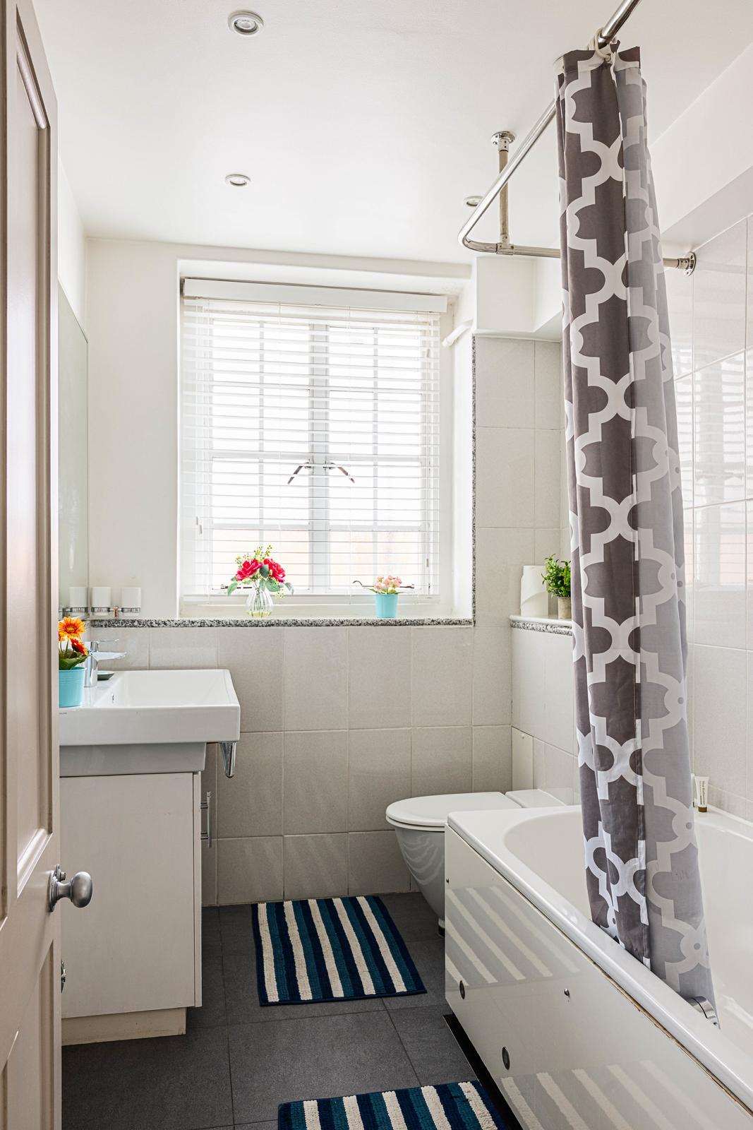 Luxury 2 Bed Chelsea Knightsbridge Horizon in 38 Swan Court, Chelsea Manor street sw3 5RT - Property image 20 - VivreStays
