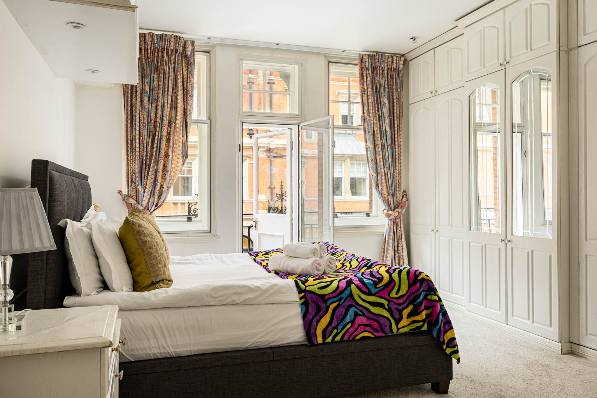 2 BDR Mayfair & selfridges LUX PAD in 70 Duke street W1K 6JX - Property image 11 - VivreStays