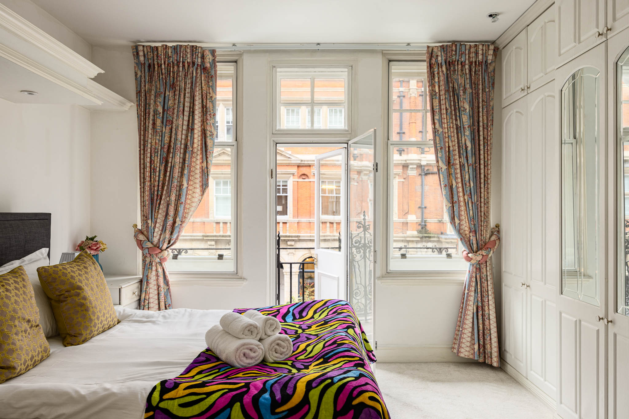 2 BDR Mayfair & selfridges LUX PAD in 70 Duke street W1K 6JX - Property image 22 - VivreStays