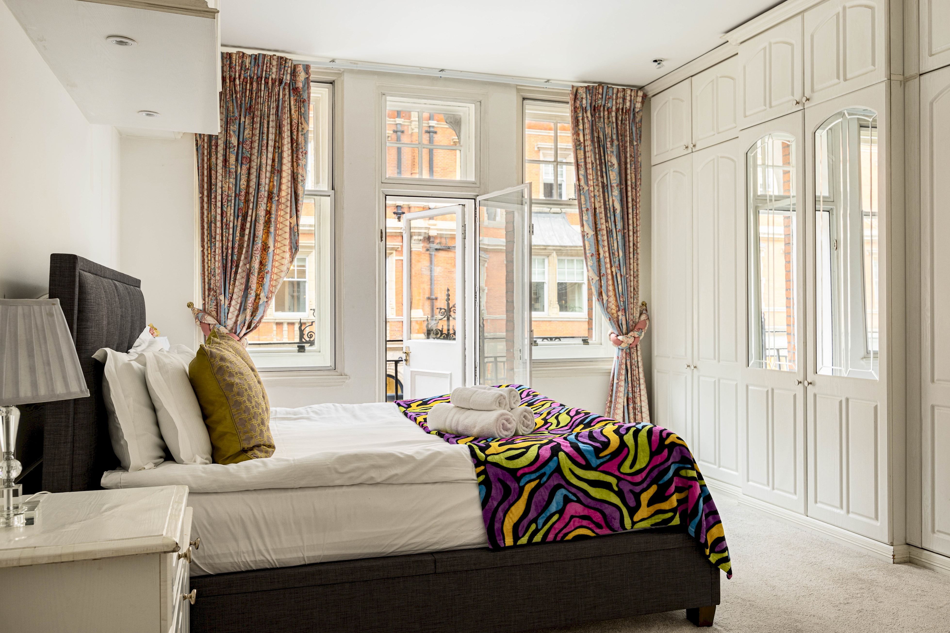 2 BDR Mayfair & selfridges LUX PAD in 70 Duke street W1K 6JX - Property image 25 - VivreStays