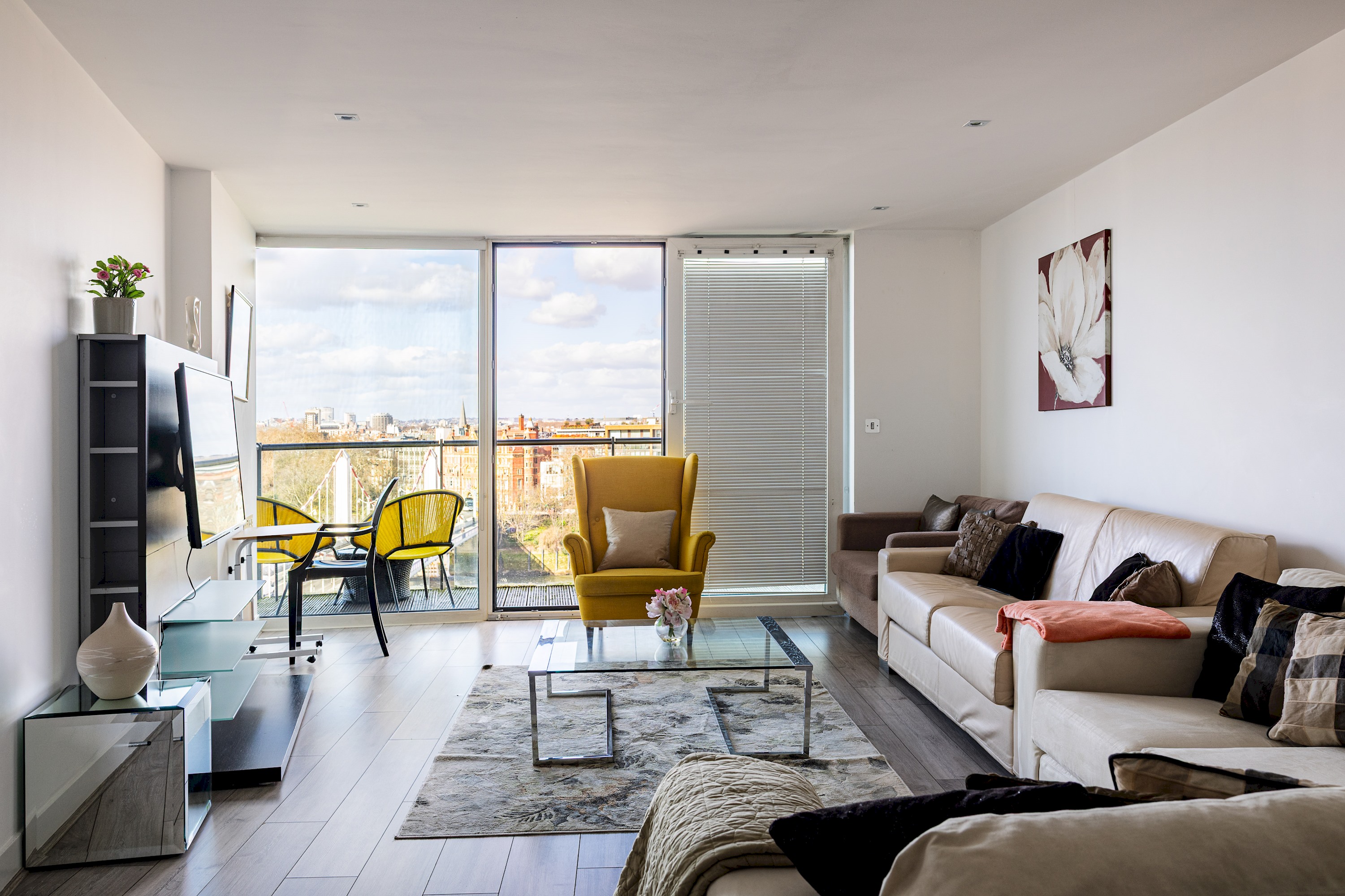 95 Centurion · 4 bed 3 bath River View serviced apartment - UK - VivreStays