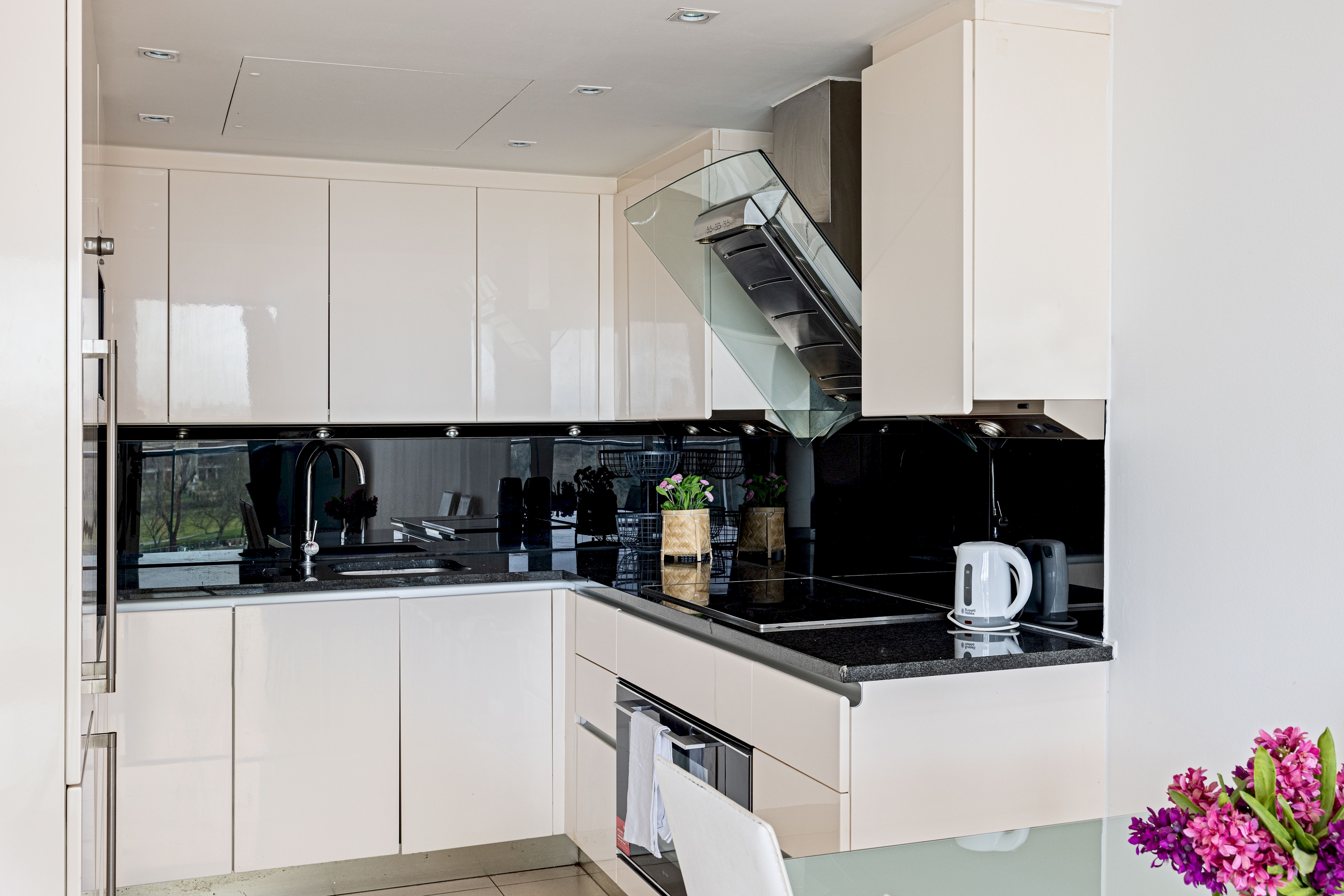 3 bed 2 bath River View in 97 Centurion Bulding, Chelsea bridge wharf SW11 8NZ - Property image 7 - VivreStays