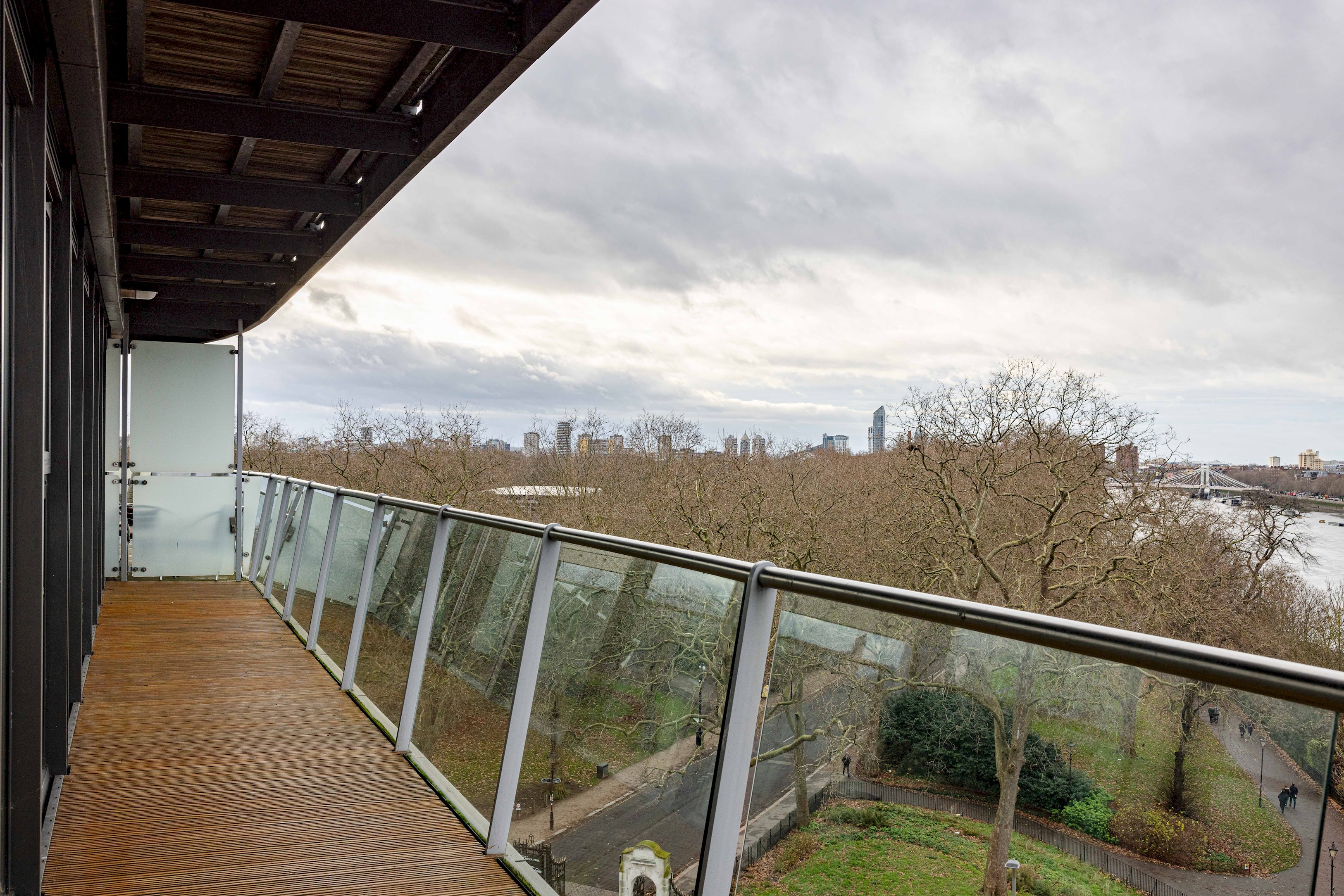3 bed 2 bath River View in 97 Centurion Bulding, Chelsea bridge wharf SW11 8NZ - Property image 8 - VivreStays