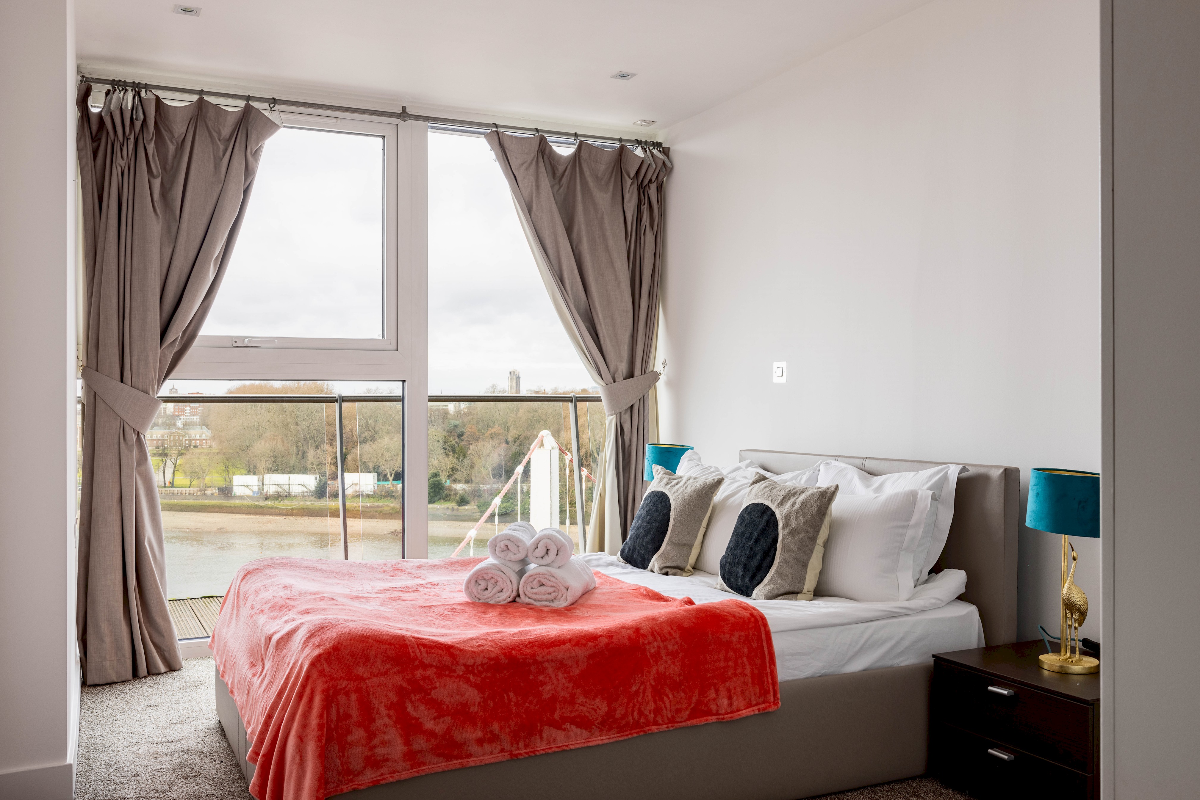 3 bed 2 bath River View in 97 Centurion Bulding, Chelsea bridge wharf SW11 8NZ - Property image 12 - VivreStays