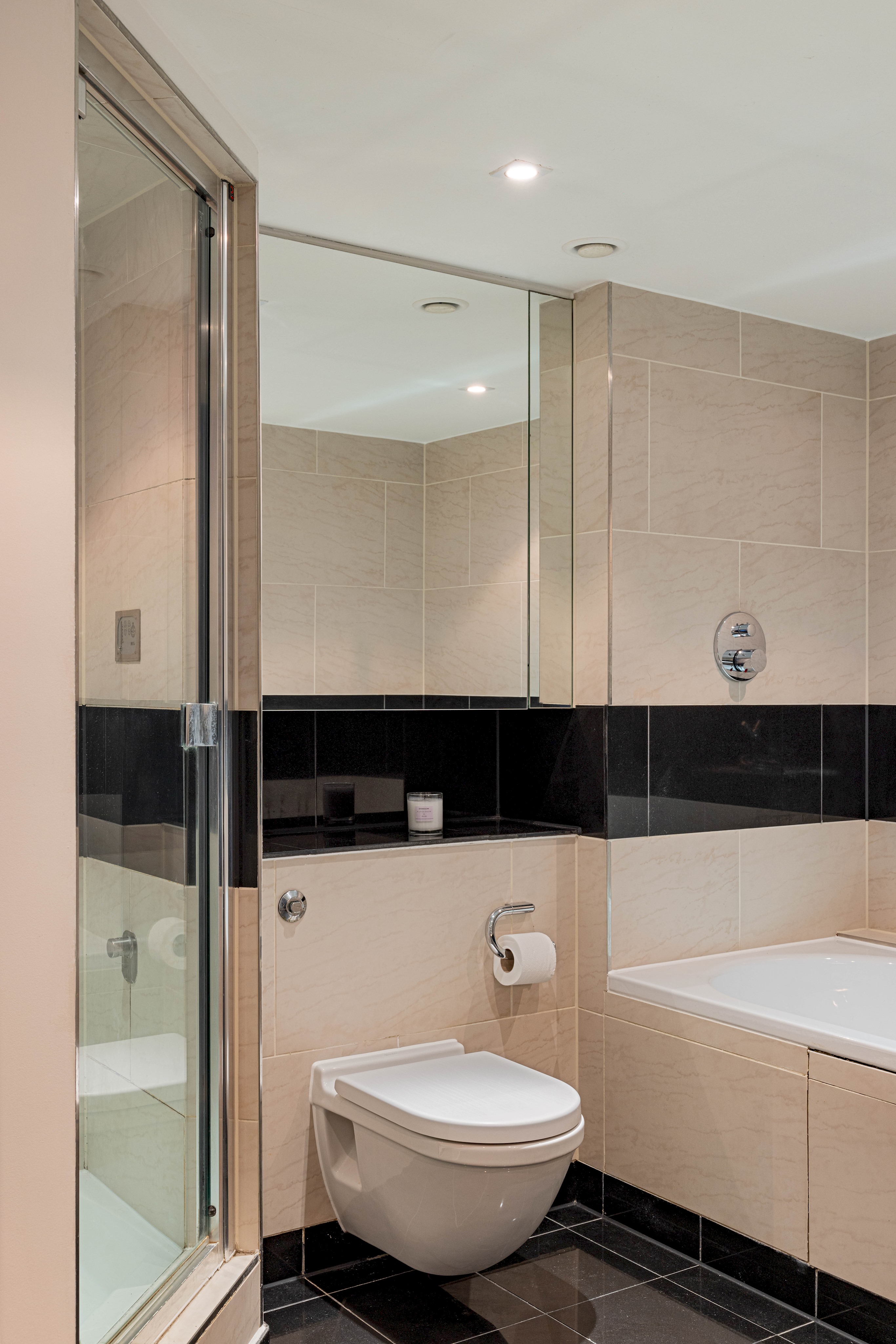 3 bed 2 bath River View in 97 Centurion Bulding, Chelsea bridge wharf SW11 8NZ - Property image 18 - VivreStays