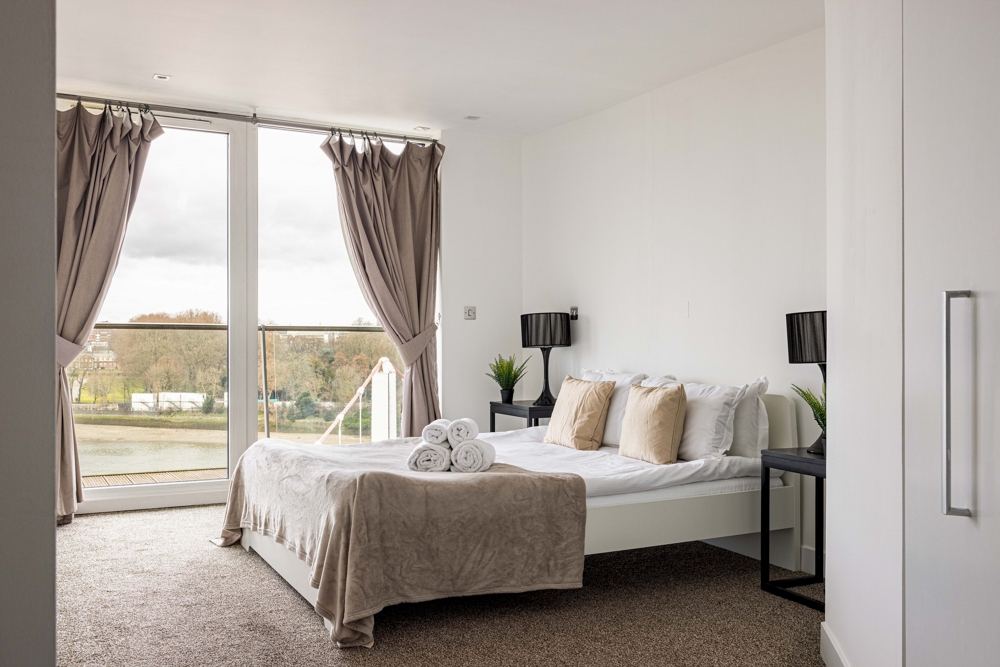 3 bed 2 bath River View in 97 Centurion Bulding, Chelsea bridge wharf SW11 8NZ - Property image 20 - VivreStays