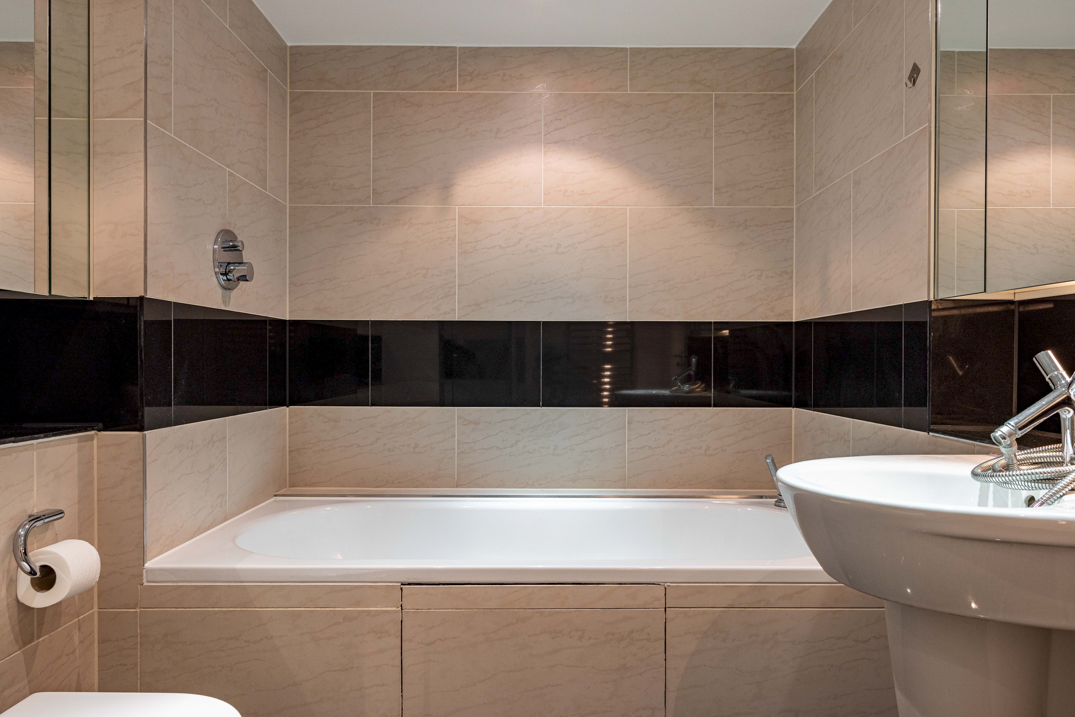3 bed 2 bath River View in 97 Centurion Bulding, Chelsea bridge wharf SW11 8NZ - Property image 24 - VivreStays