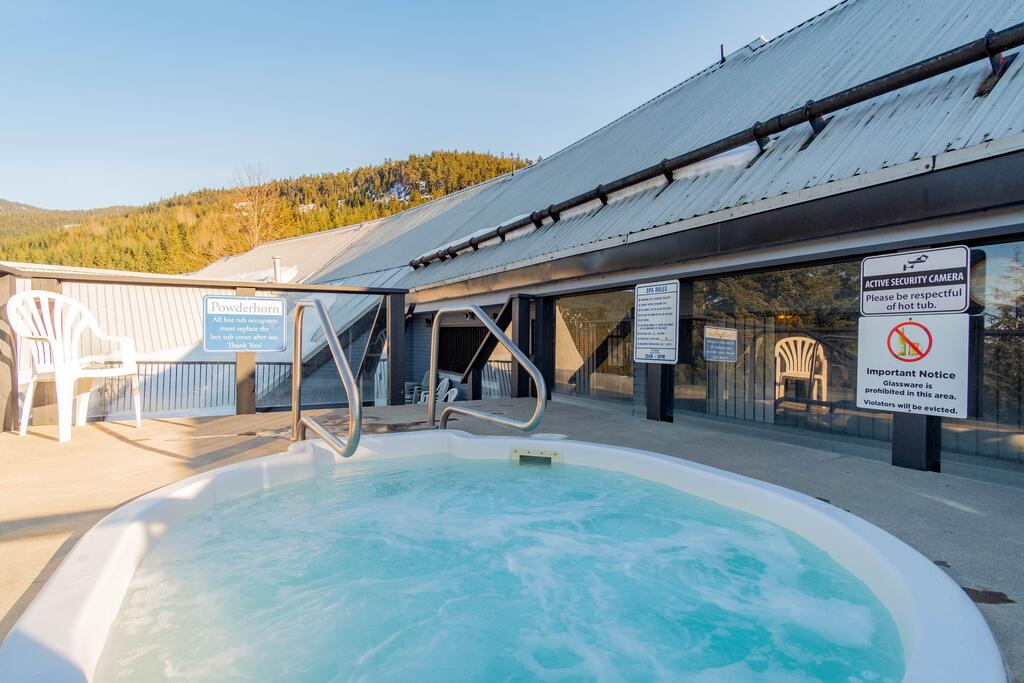 Ski in/Ski out - Steam shower - Roof top Hot tub 0
