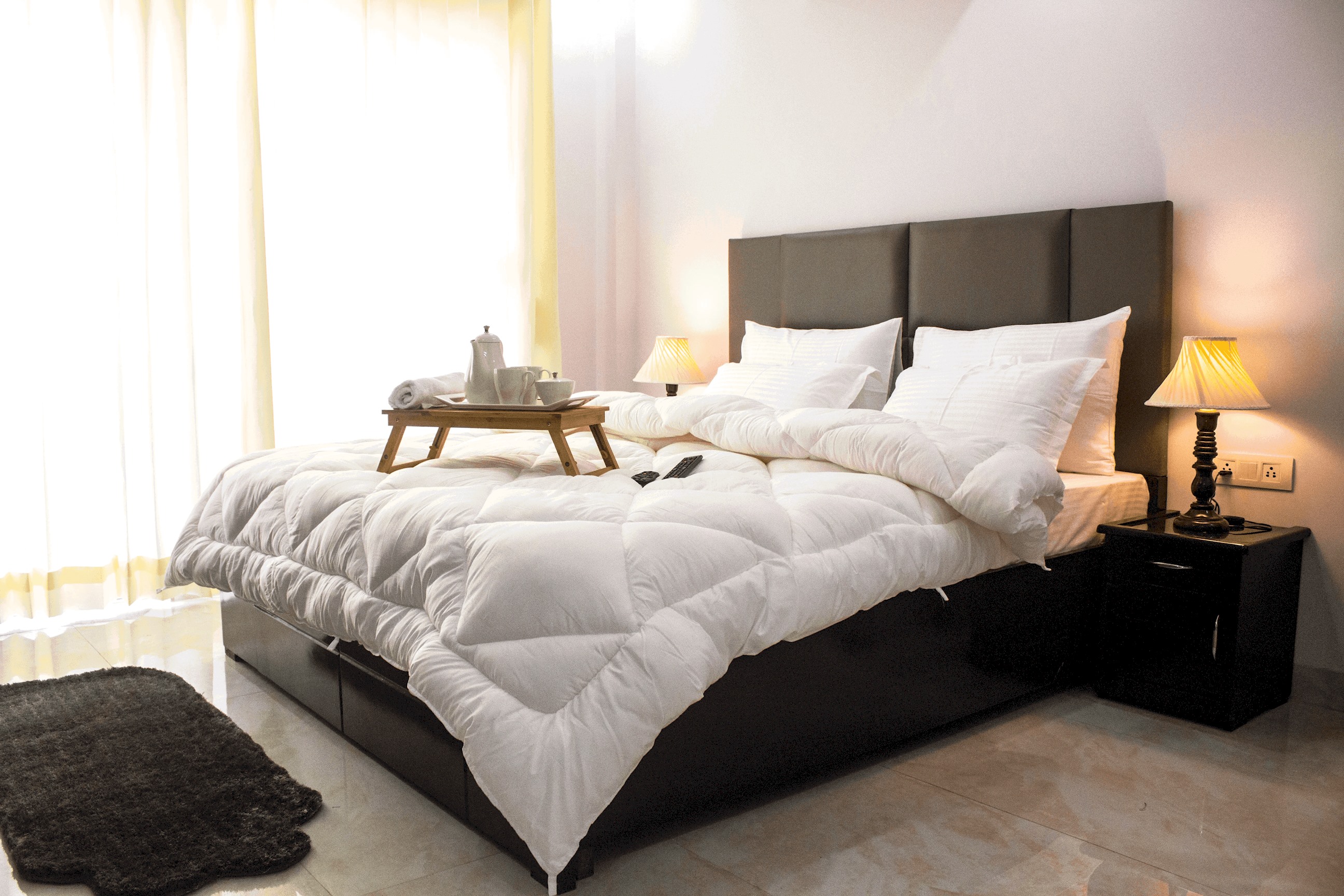 Relax in Comfort: Bedroom Featuring Orthopedic Mattresses for a Restful Night