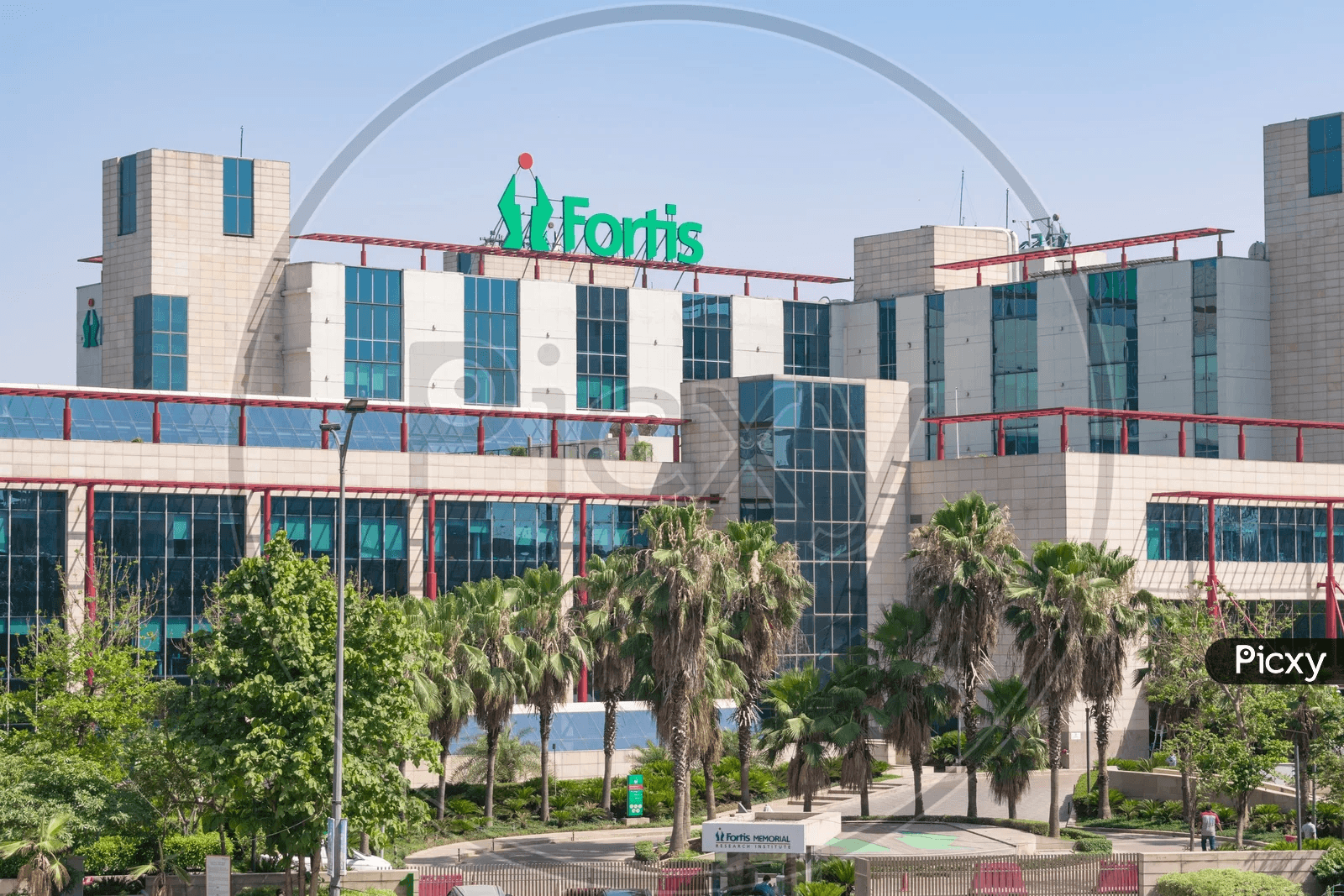 Fortis Hospital Gurgaon at walking distance 
