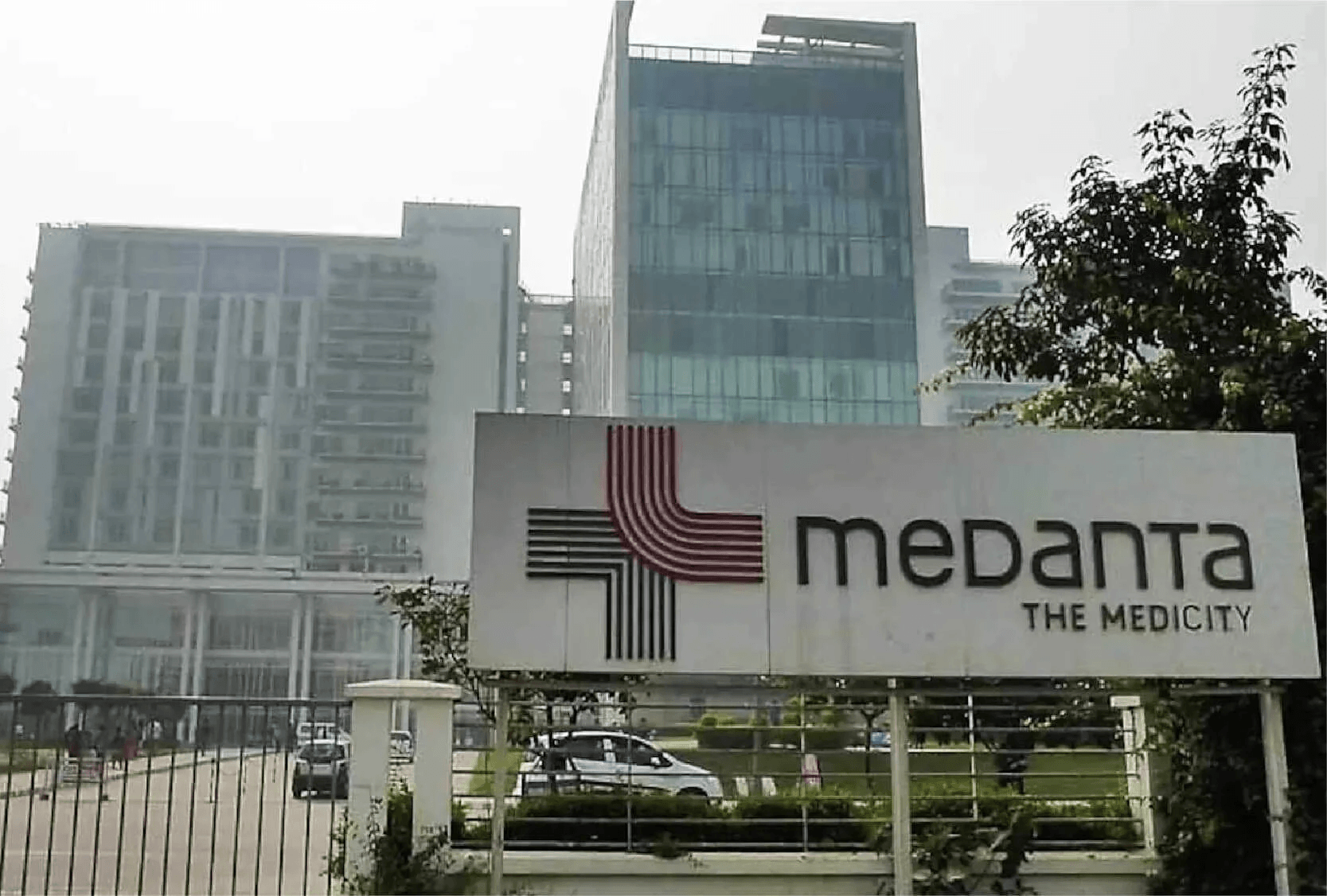 Medanta Hospital is at a 5-minute distance.
