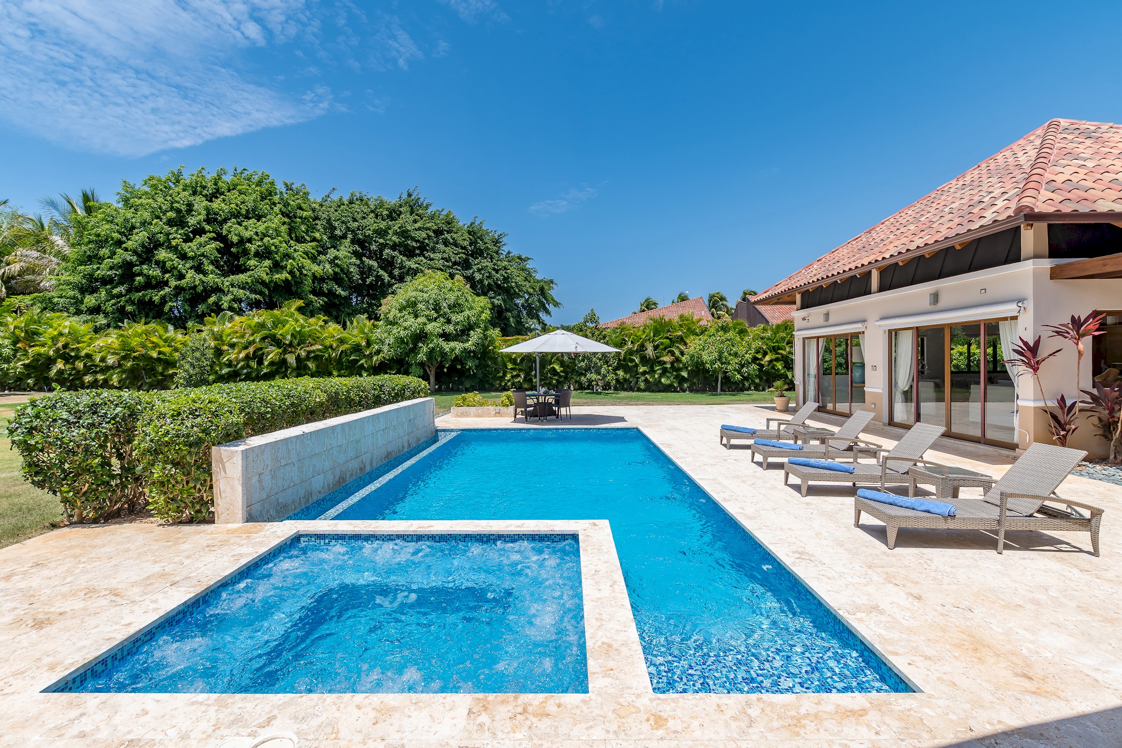 Luxurious 5-bdr villa at Casa de Campo – pool, jacuzzi, games, hibachi, staff 2