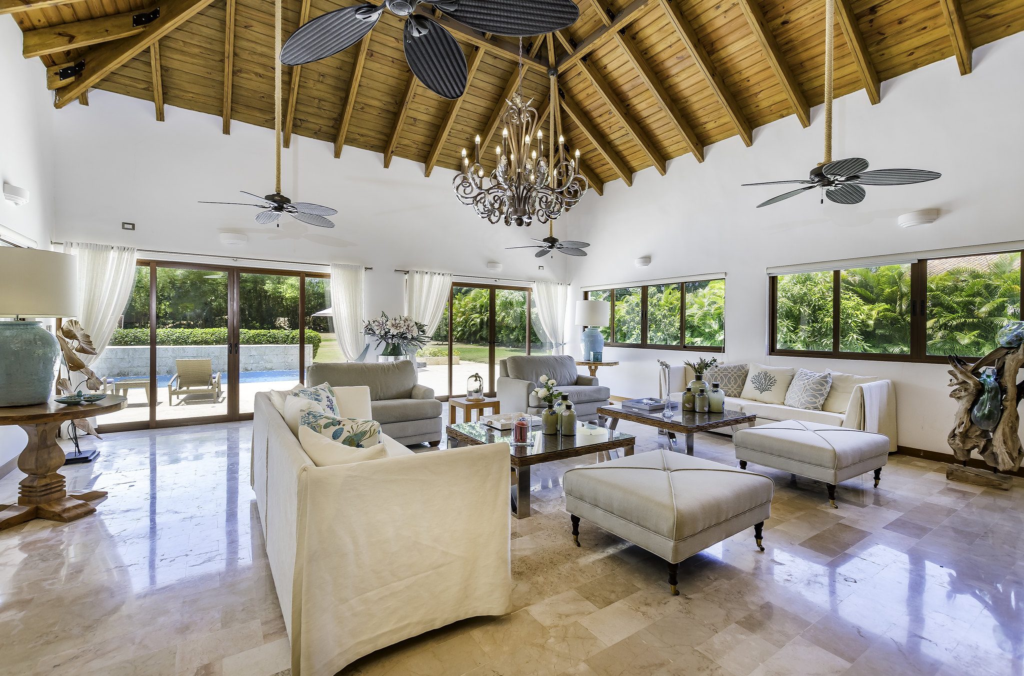Luxurious 5-bdr villa at Casa de Campo – pool, jacuzzi, games, hibachi, staff 3