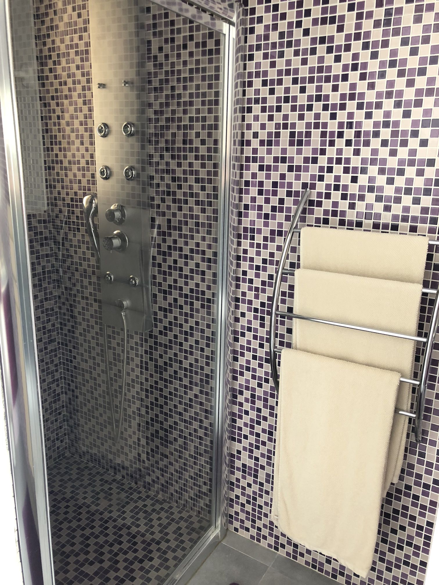 Villa luxe, 5 suites parentales, piscine, jacuzzi