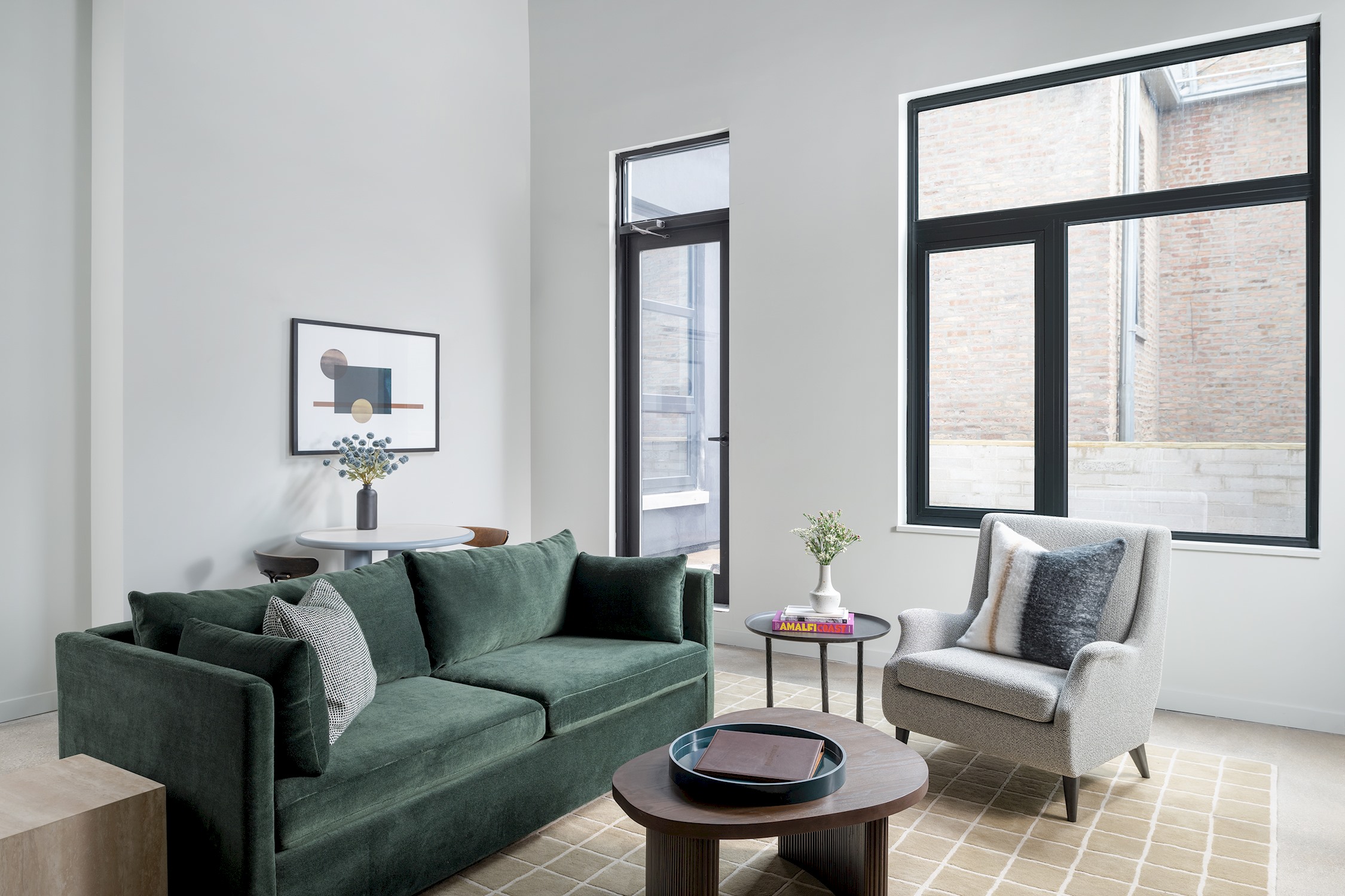 Mid Century Italian Suite With Large Patio - Charming Airy Oasis - Chicago, IL