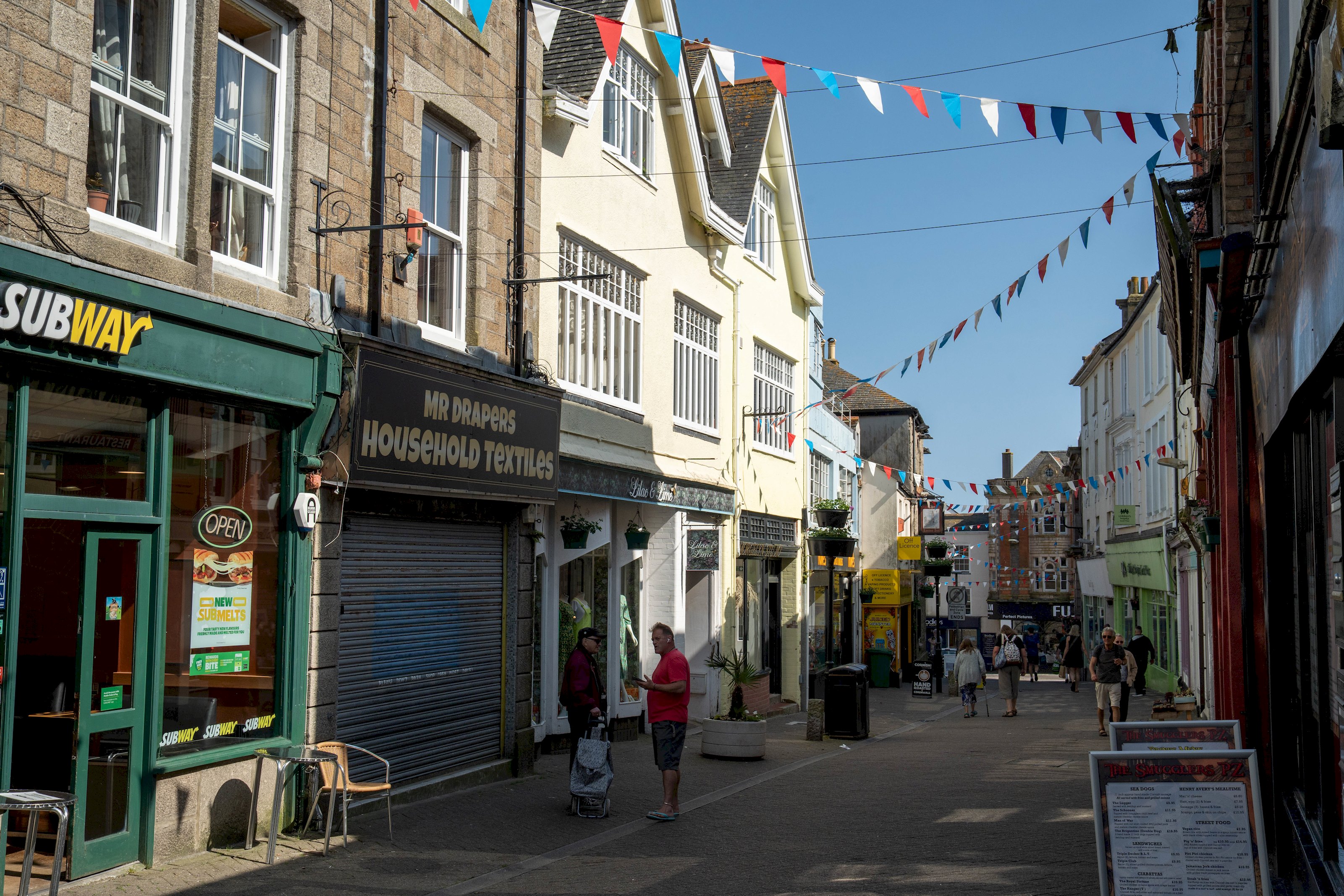 Contemporary First Floor Apartment Central Penzance