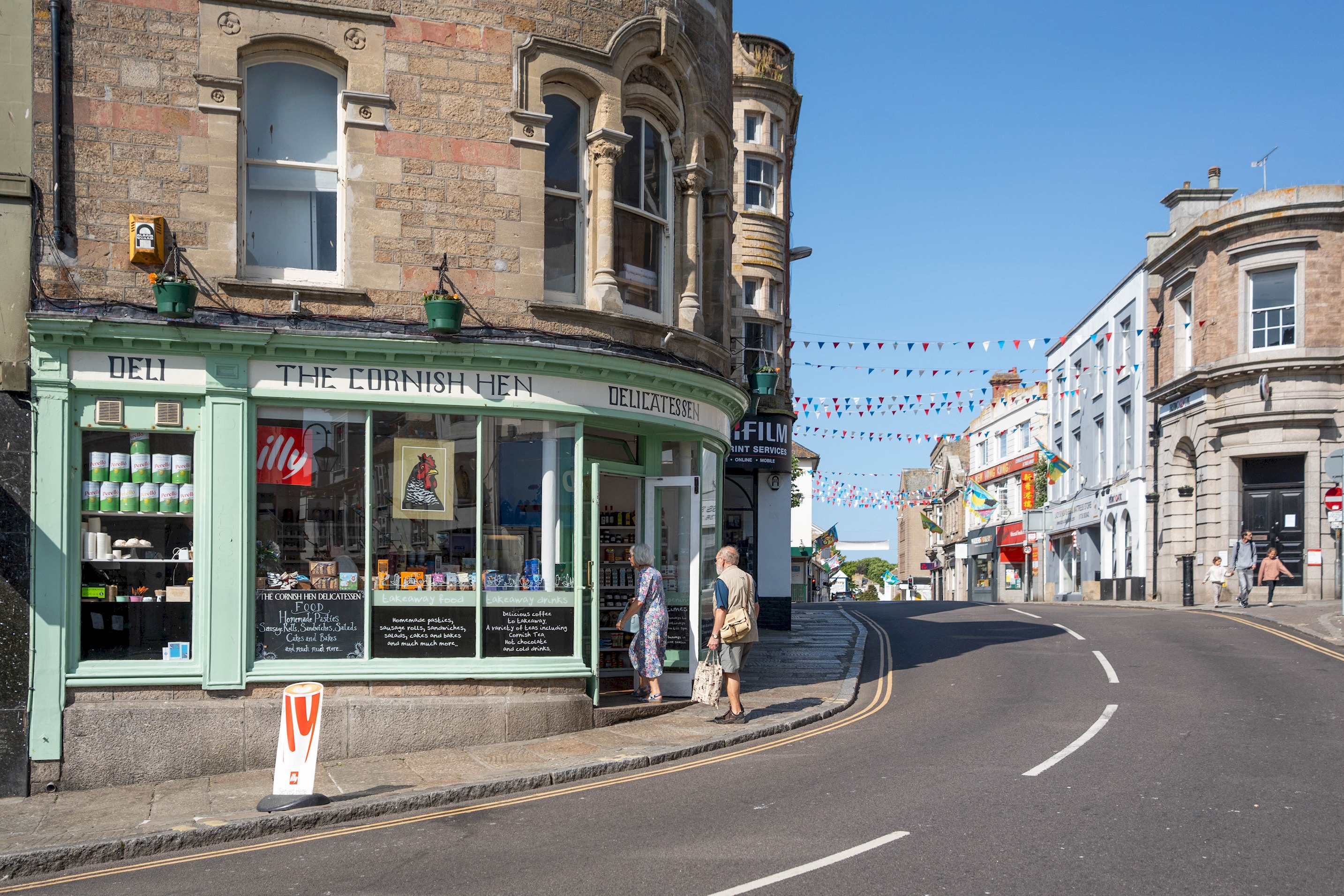 Contemporary First Floor Apartment Central Penzance