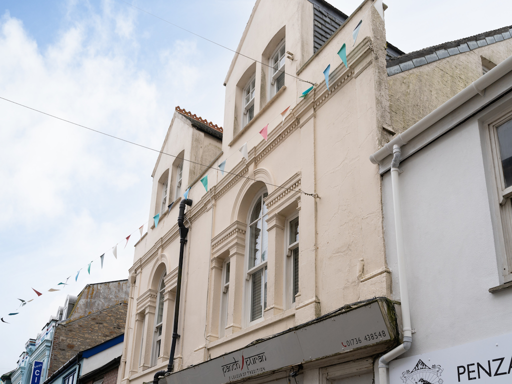 Bright & Cheerful 2Bed Maisonette~Central Penzance