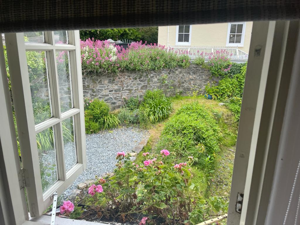 Cosy Cottage, Marazion Central with Parking