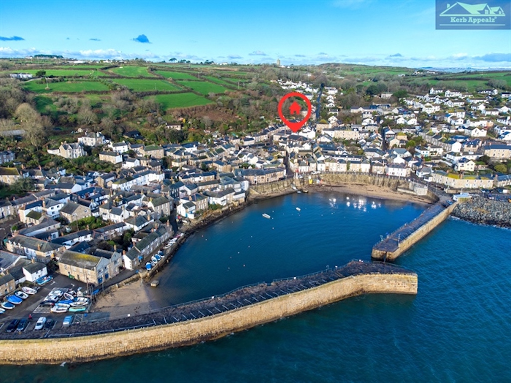 Boatman’s Cottage Mousehole- Sleeps 4 -Garage