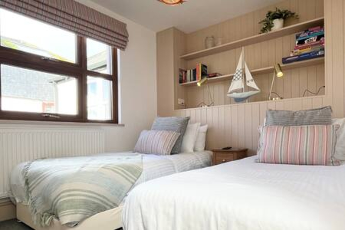 Mariner’s Cottage~ cosy nook close to the sea