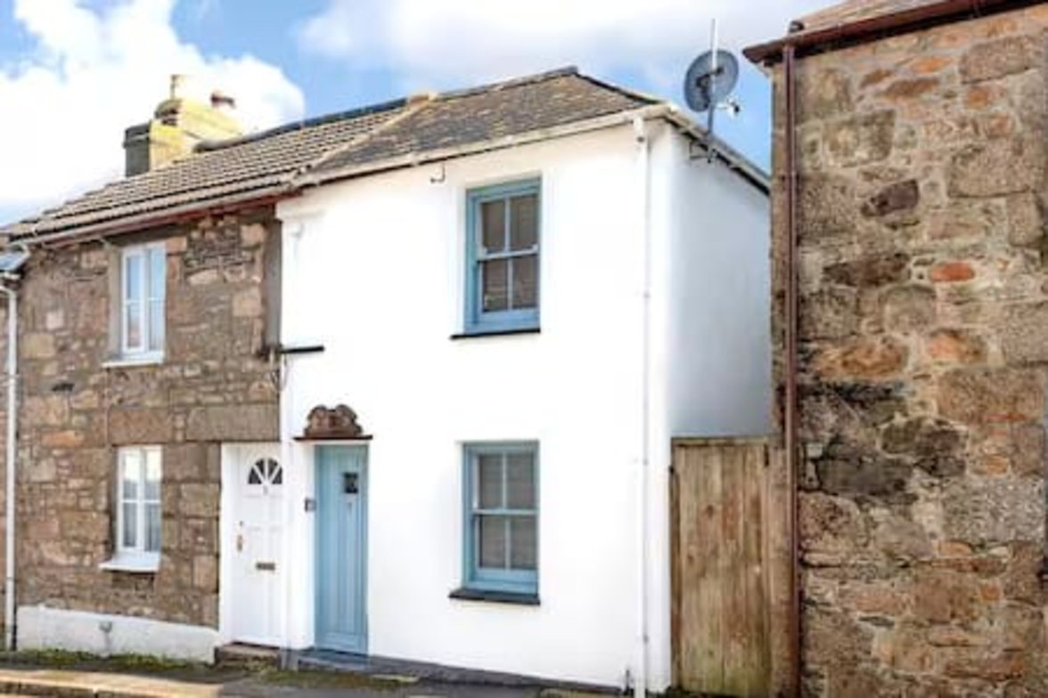 Whirlygig Cottage, near to Penzance Harbour