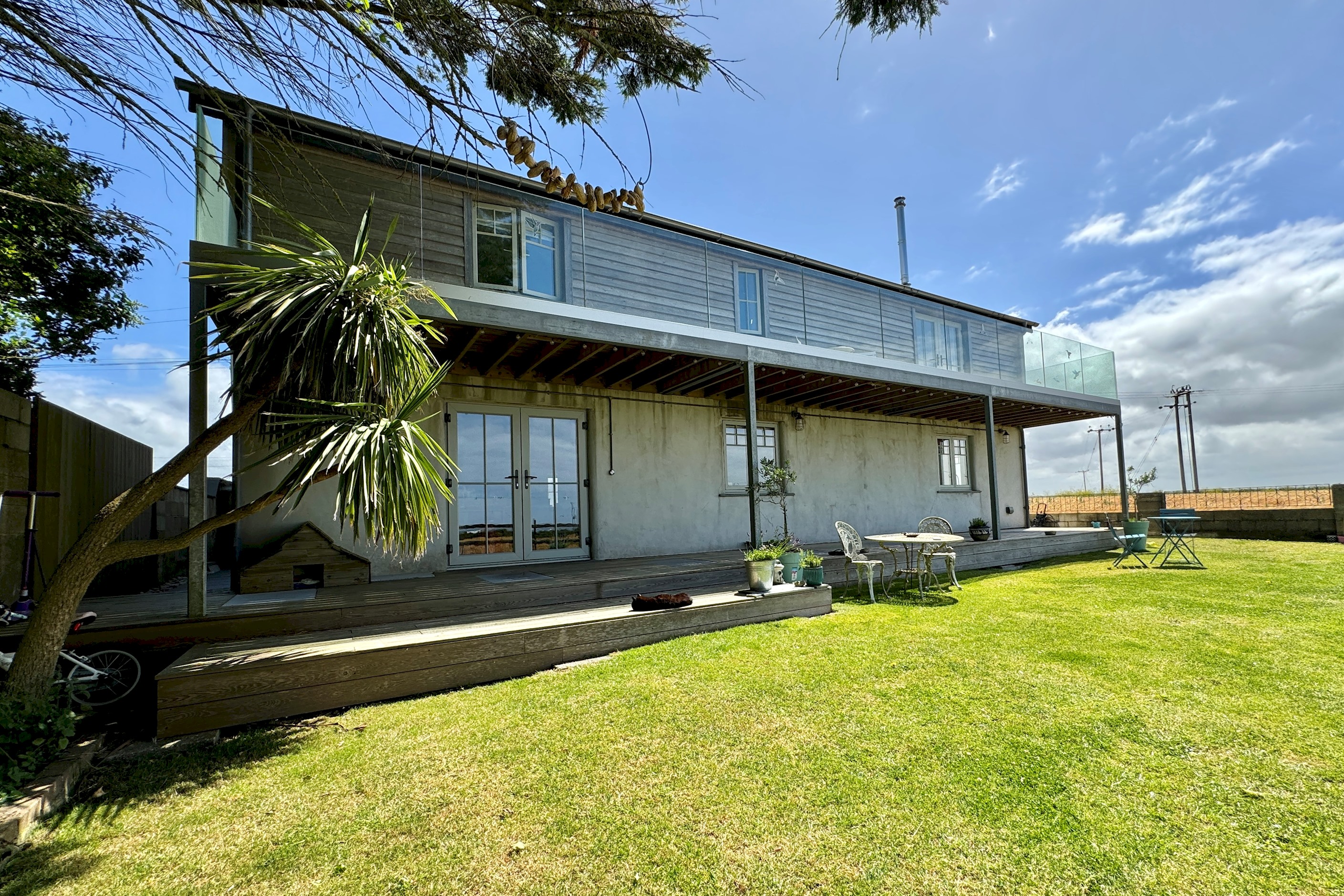 Seawynds: Family Home with Far-Reaching Sea Views