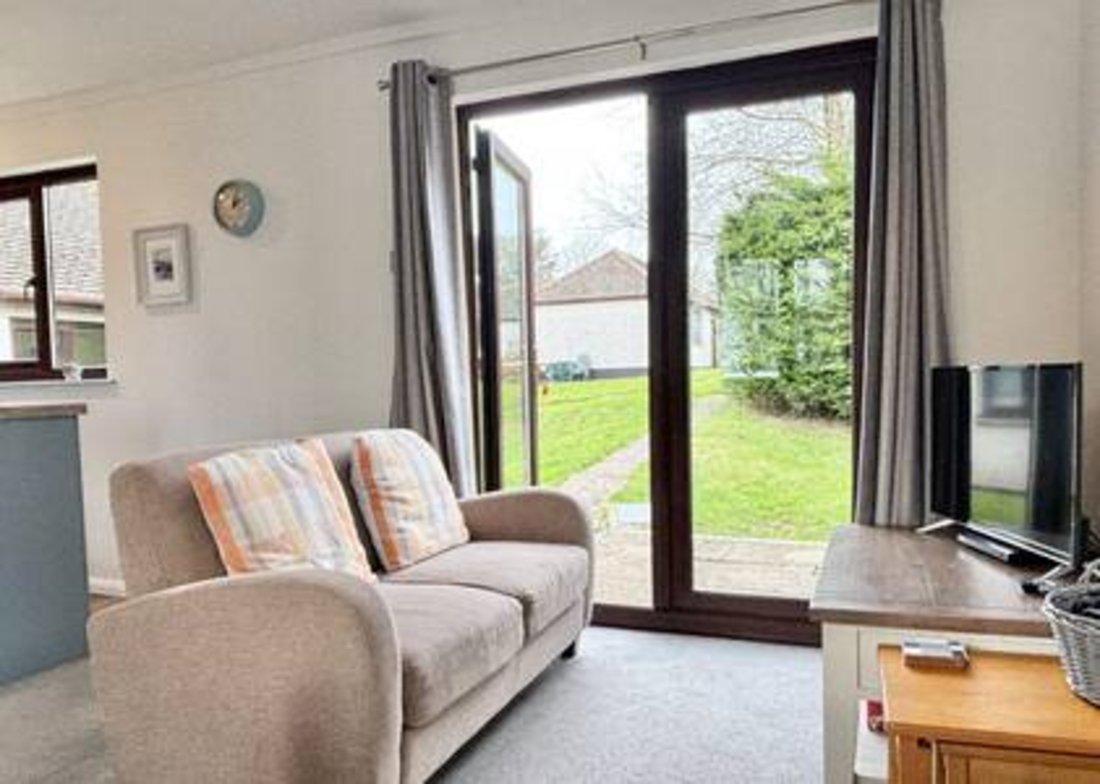 Kenegie- HMH  · Kenegie View, Bright & Cheerful 2 bed
