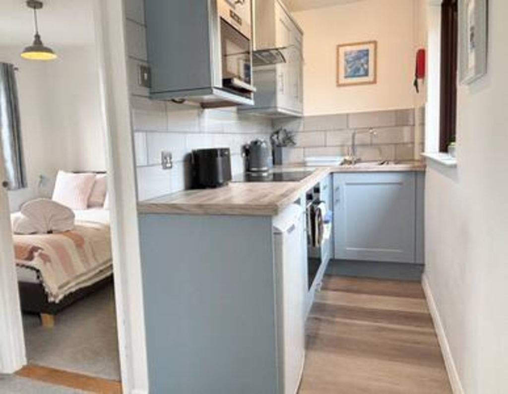 Kenegie- HMH  · Kenegie View, Bright & Cheerful 2 bed