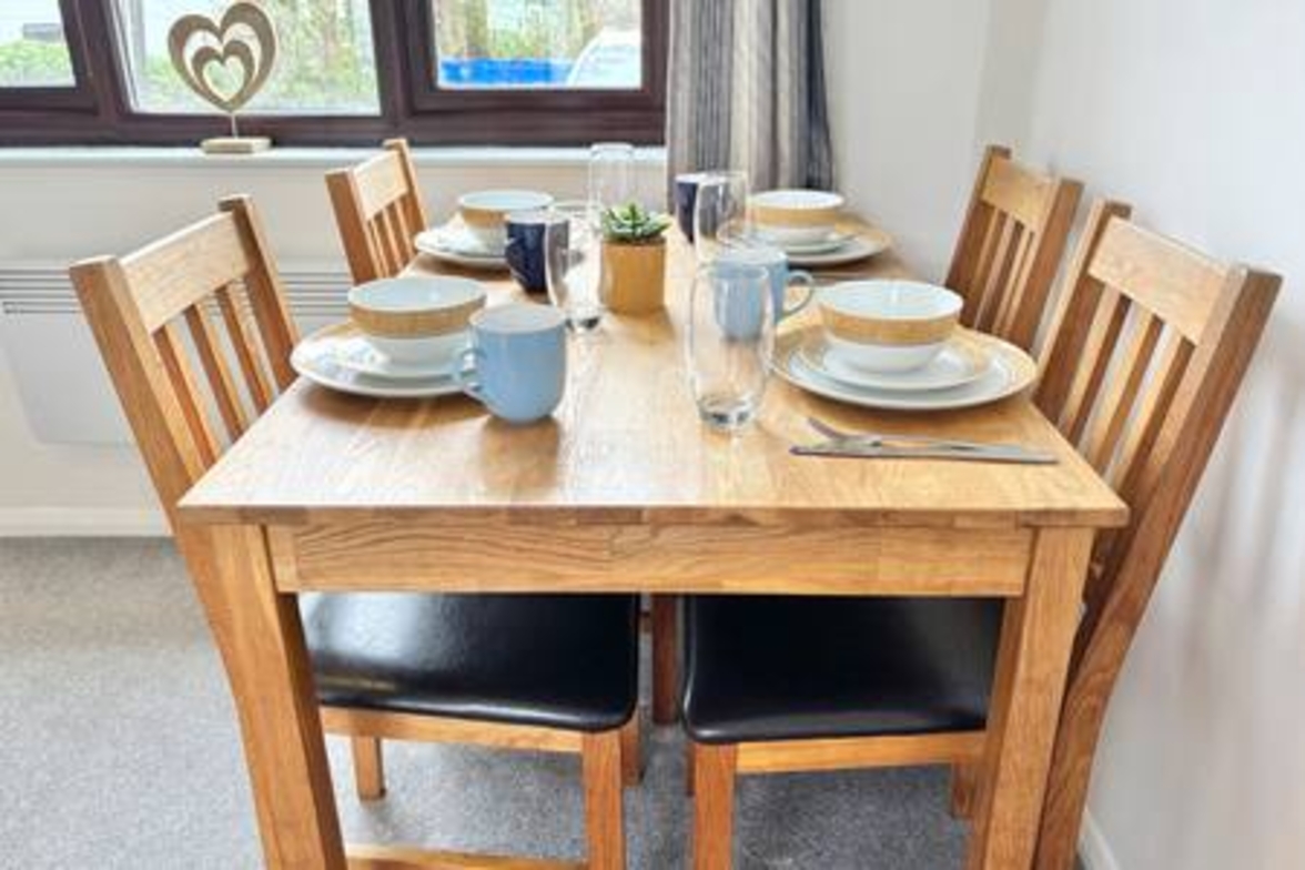 Kenegie- HMH  · Kenegie View, Bright & Cheerful 2 bed