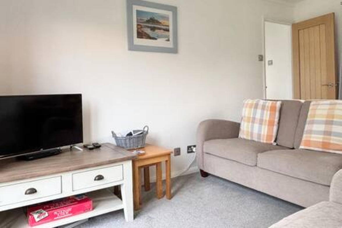Kenegie- HMH  · Kenegie View, Bright & Cheerful 2 bed