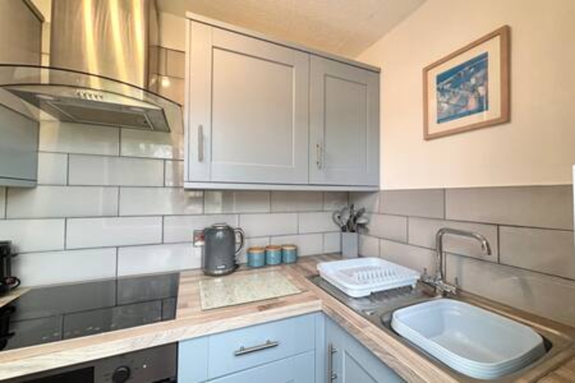 Kenegie- HMH  · Kenegie View, Bright & Cheerful 2 bed