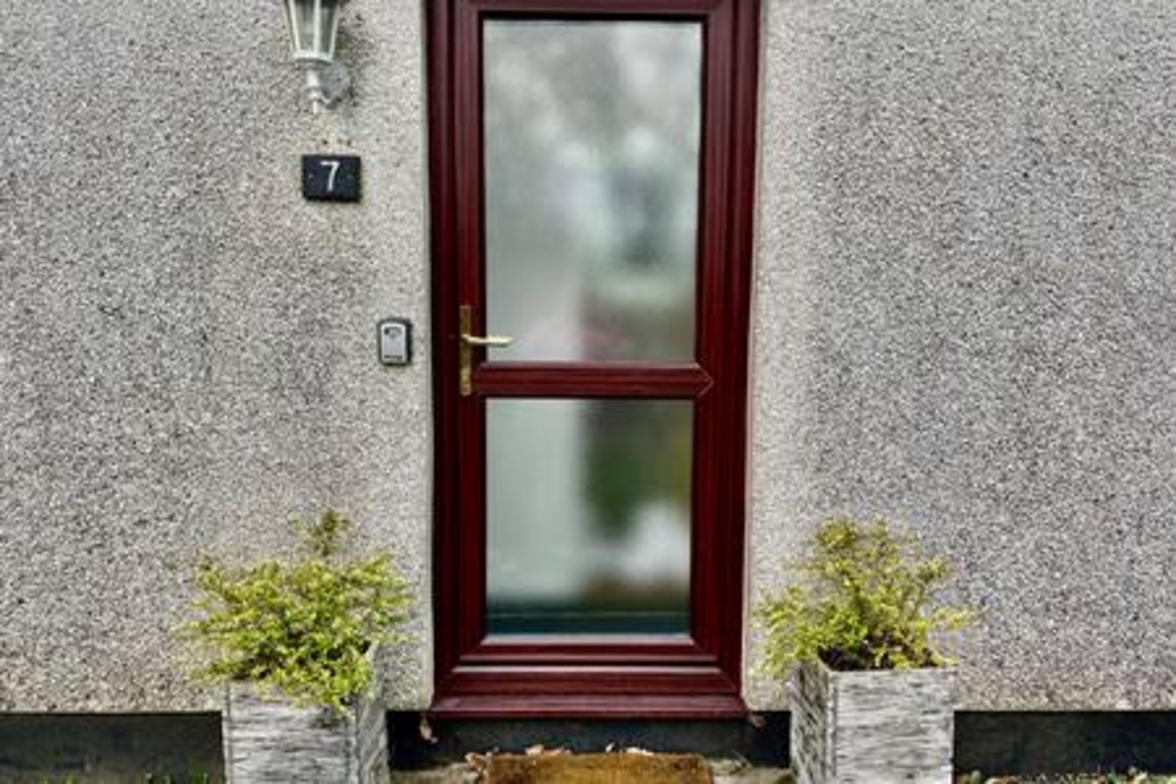 Kenegie- HMH  · Kenegie View, Bright & Cheerful 2 bed