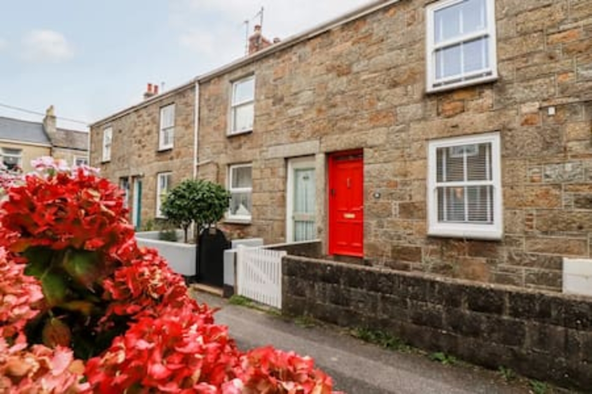 Pandora~Lovely Seaside Cottage sleeps 4~Newlyn