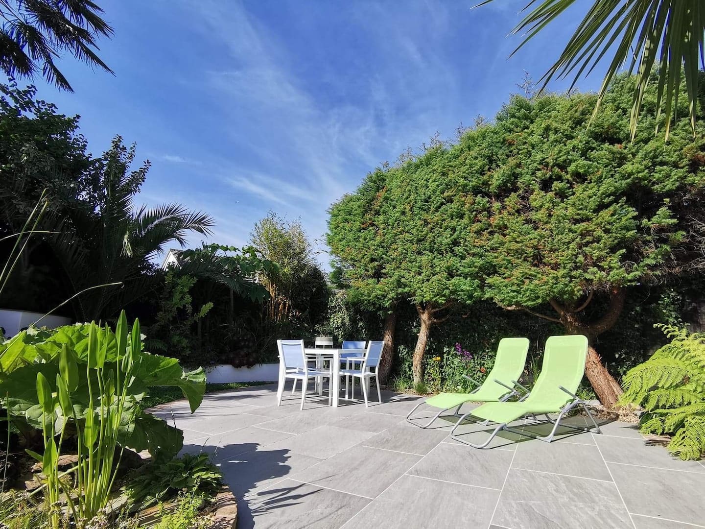 Bright welcoming Falmouth home + garden & parking