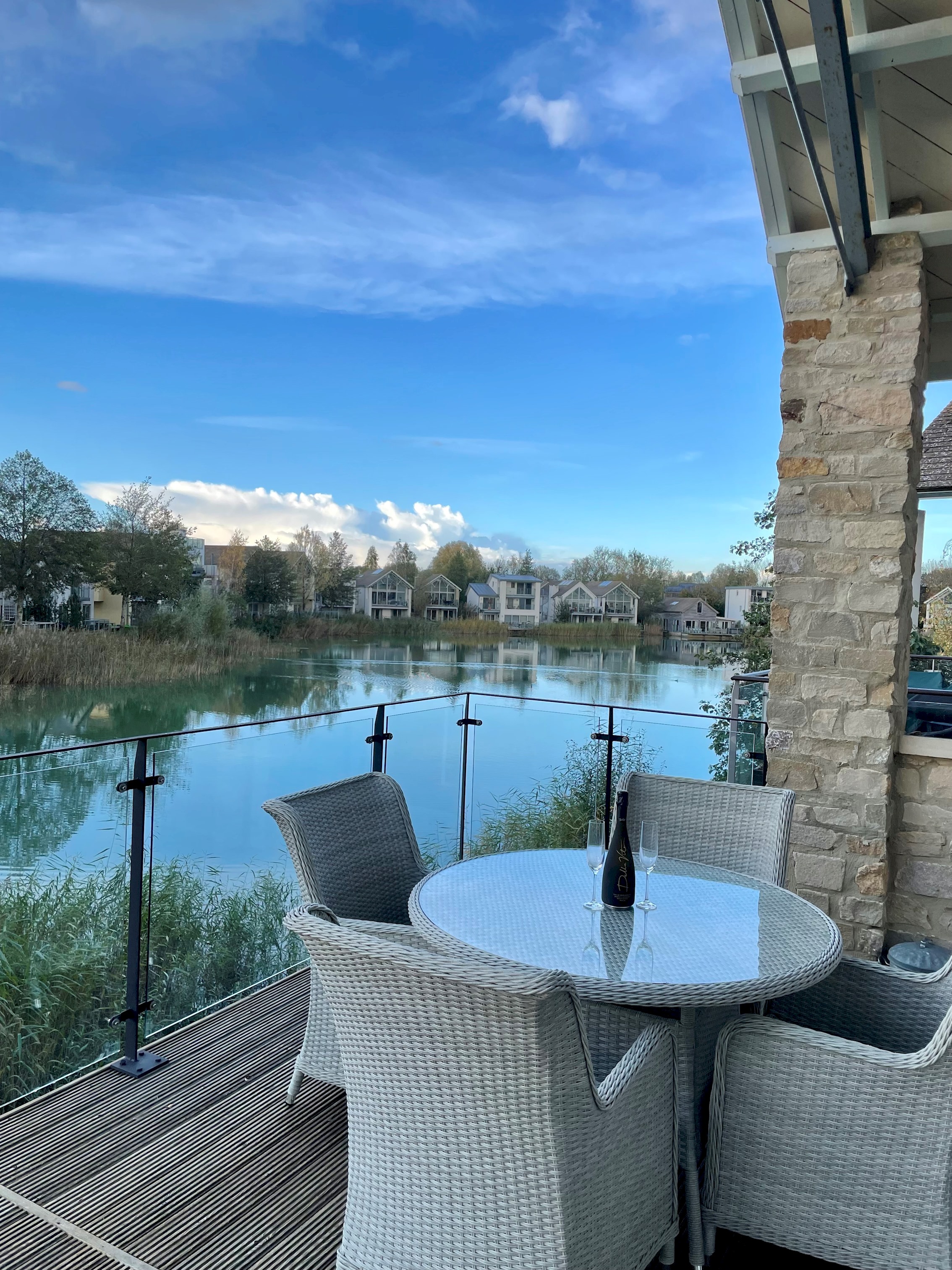 Coopers Lodge · Luxurious Lakefront Home-Pool/Spa