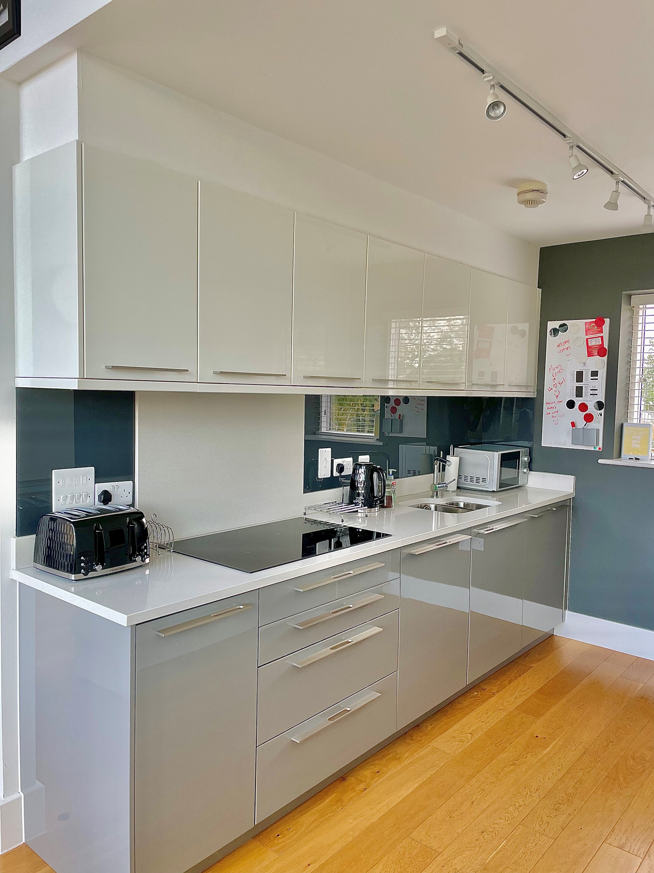 Coopers Lodge · Luxurious Lakefront Home-Pool/Spa