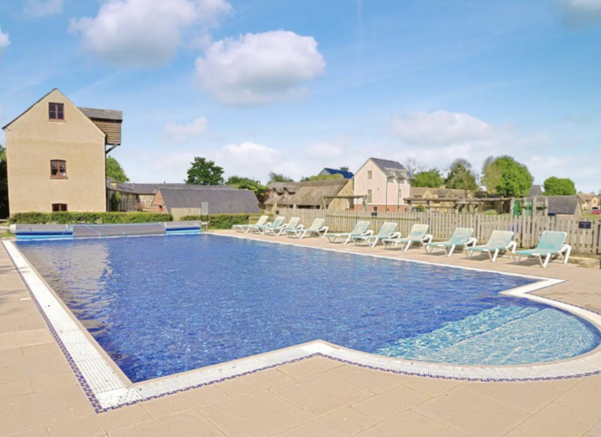 Coopers Lodge · Luxurious Lakefront Home-Pool/Spa