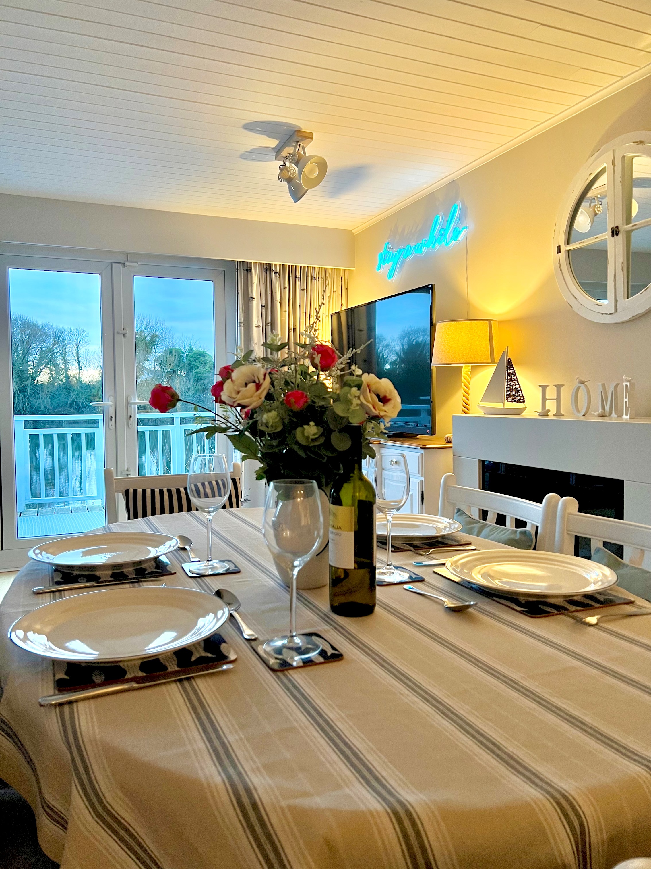 Herons Hideout · Cotswold Lakeside – Spring Lake