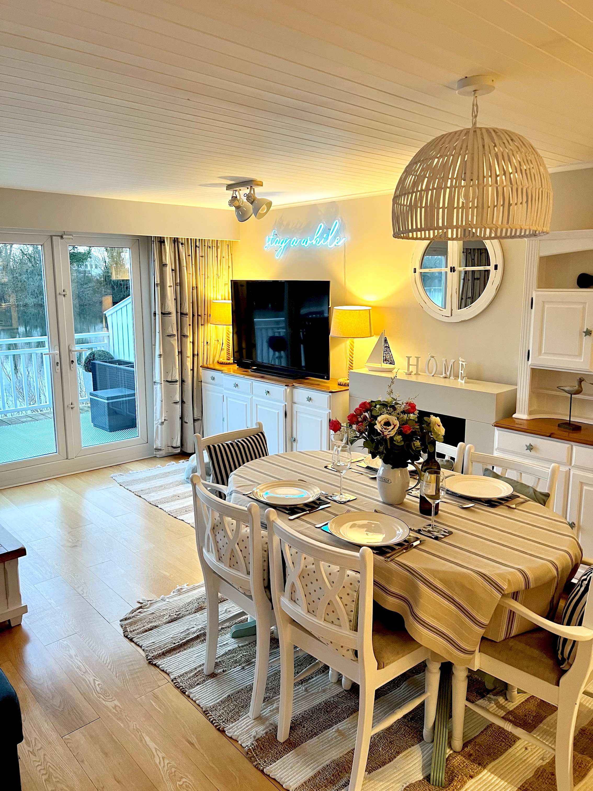 Herons Hideout · Cotswold Lakeside – Spring Lake