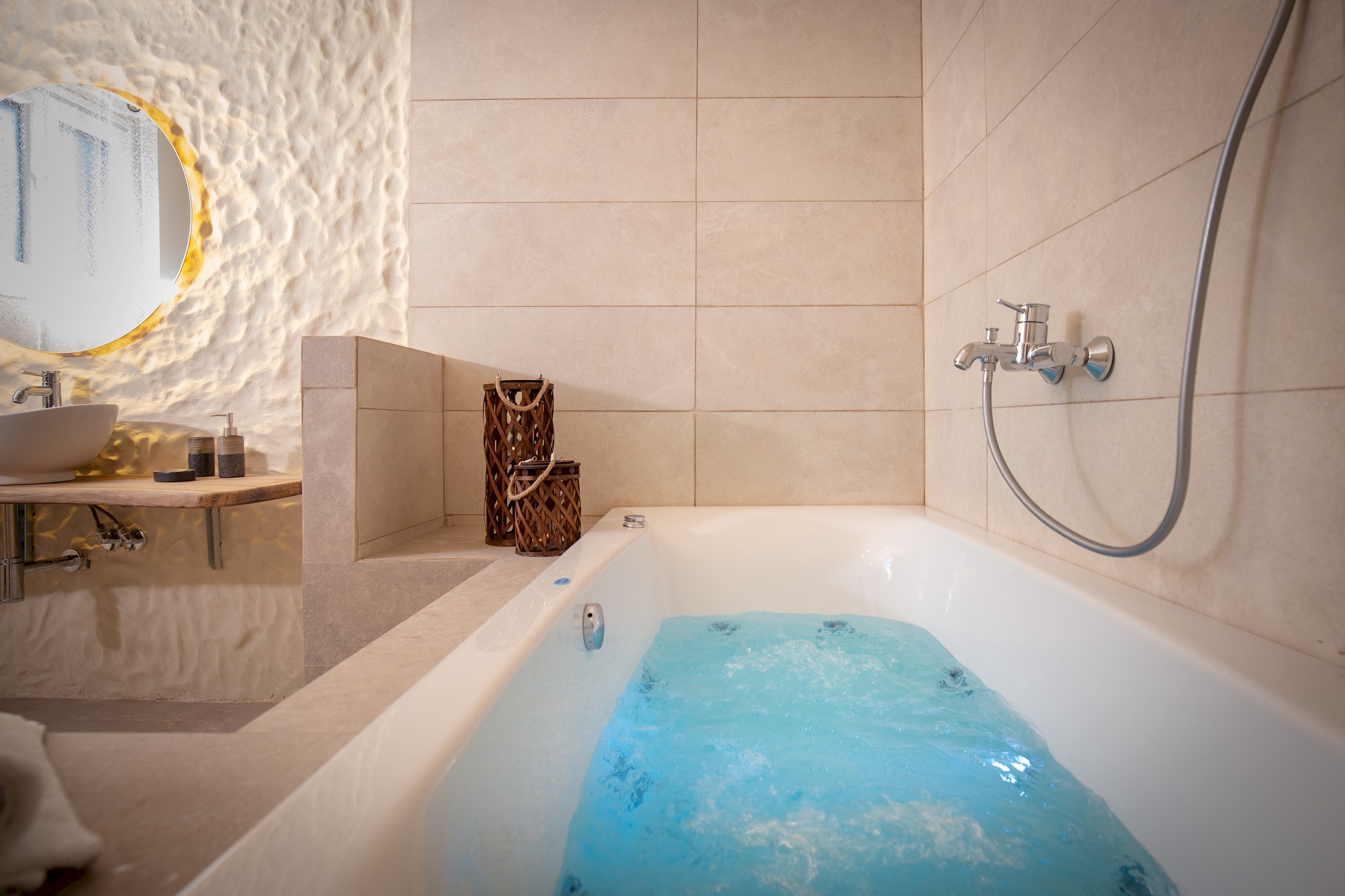 Sandy Suite | Jacuzzi | 10min Walk to Ipsos Beach