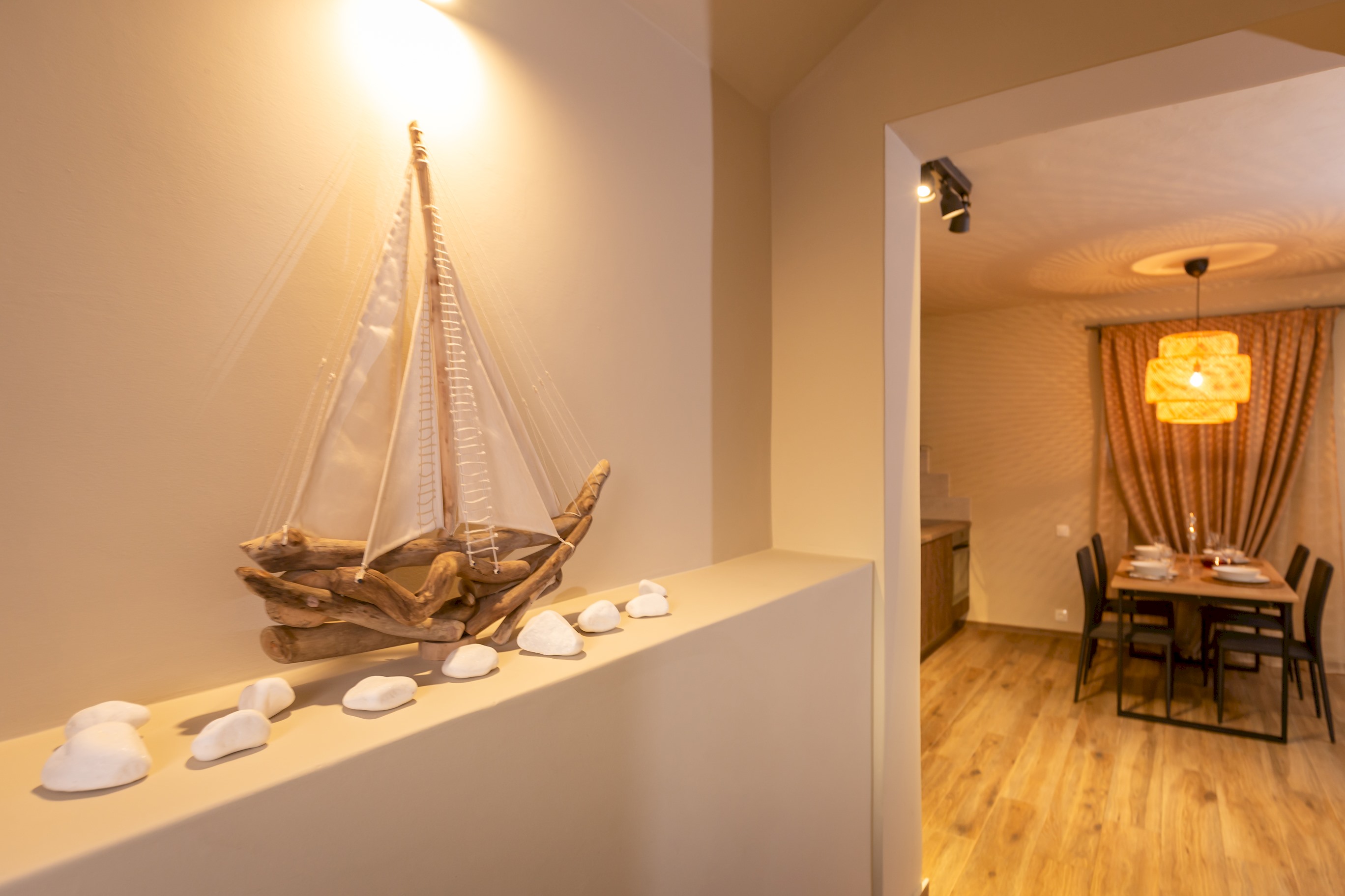Sandy Suite | Jacuzzi | 10min Walk to Ipsos Beach