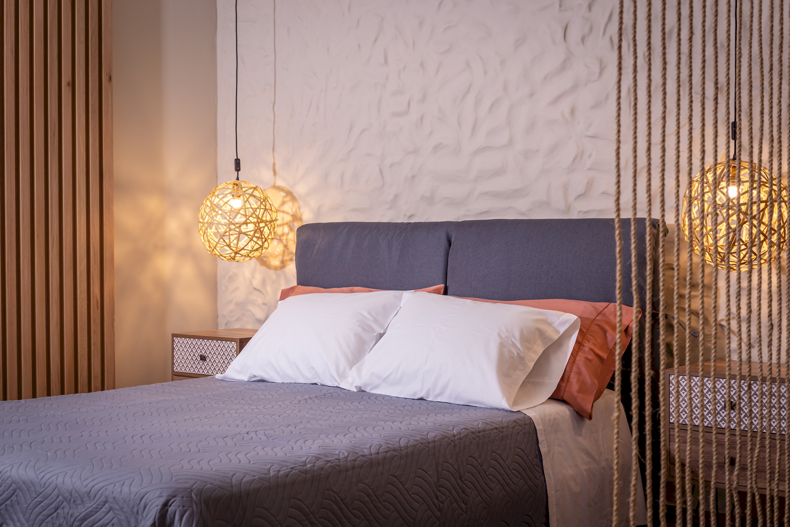 Sandy Suite | Jacuzzi | 10min Walk to Ipsos Beach