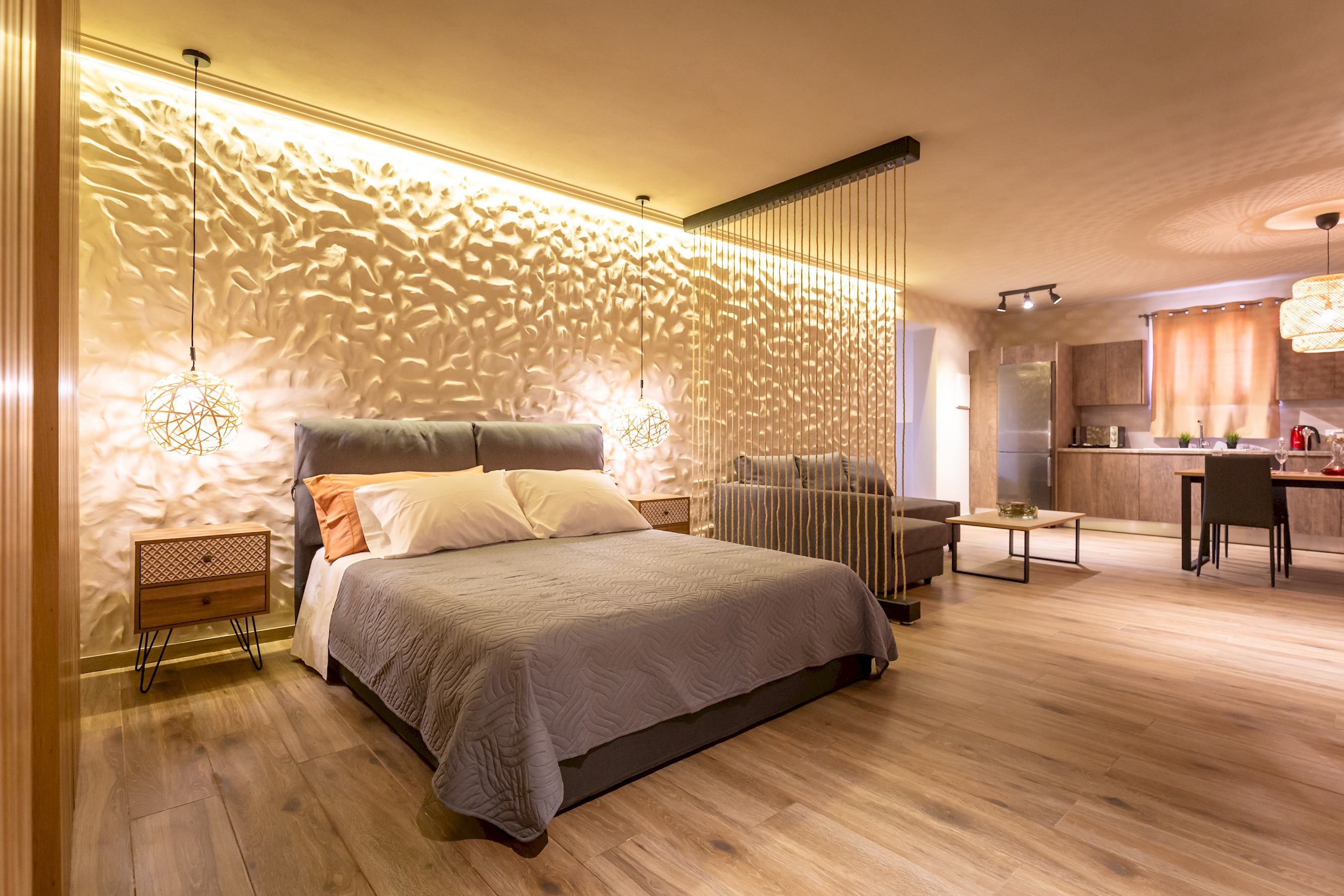Sandy Suite | Jacuzzi | 10min Walk to Ipsos Beach
