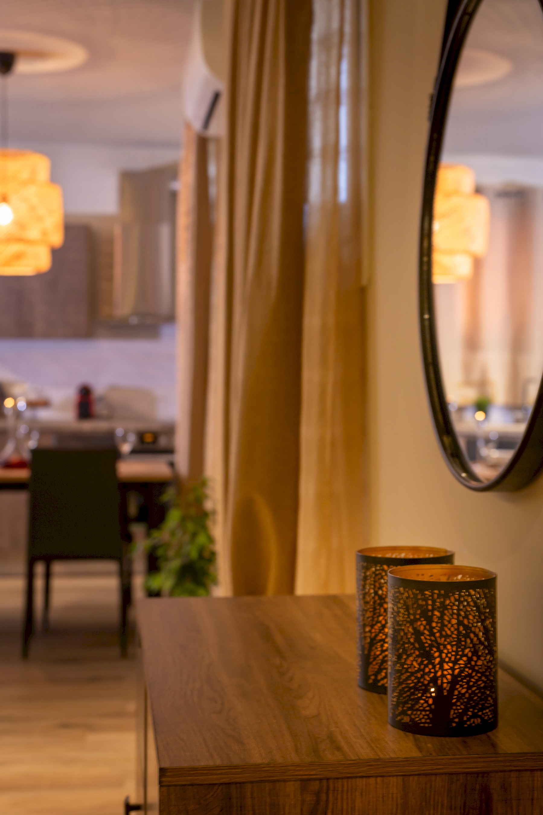 Sandy Suite | Jacuzzi | 10min Walk to Ipsos Beach