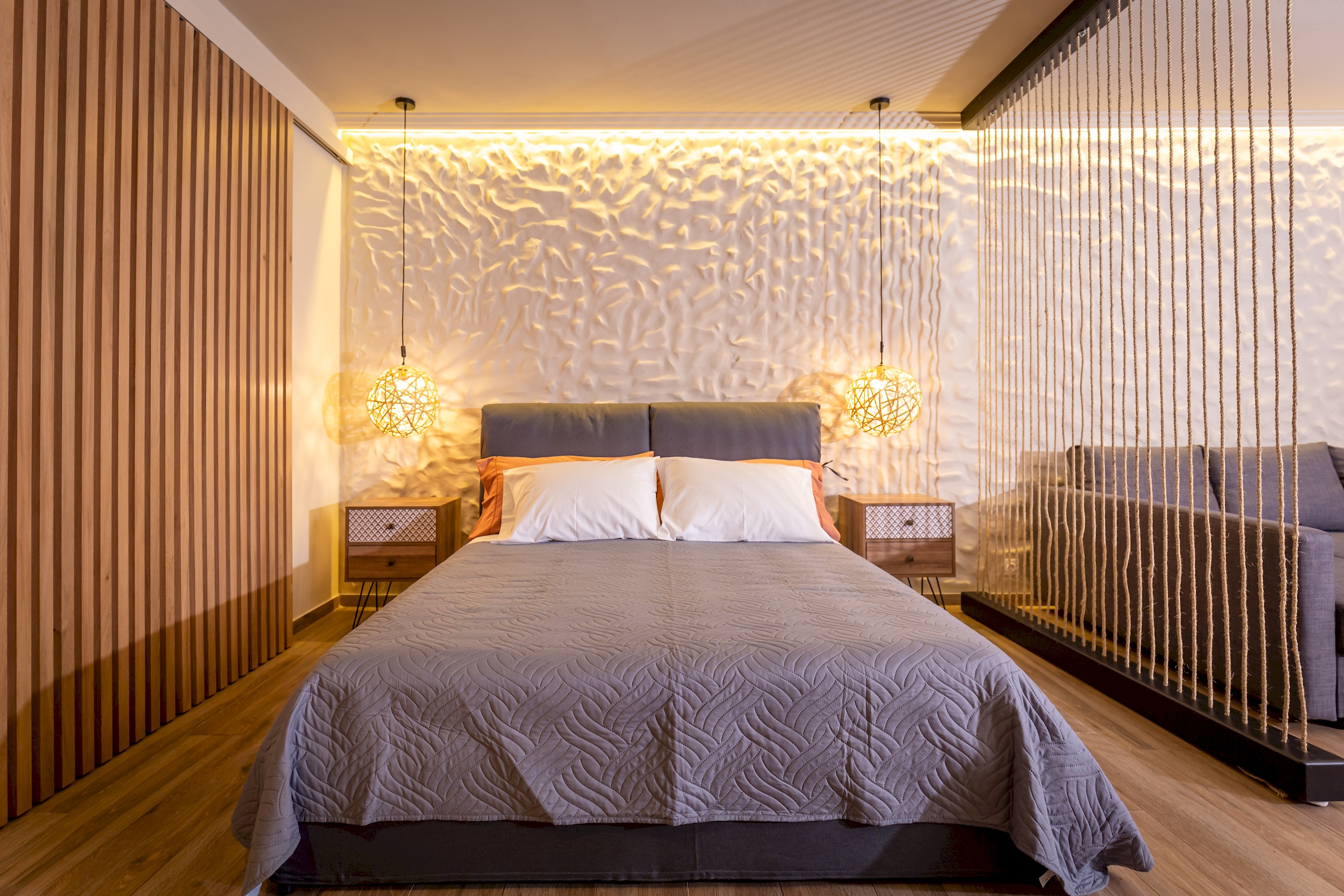 Sandy Suite | Jacuzzi | 10min Walk to Ipsos Beach