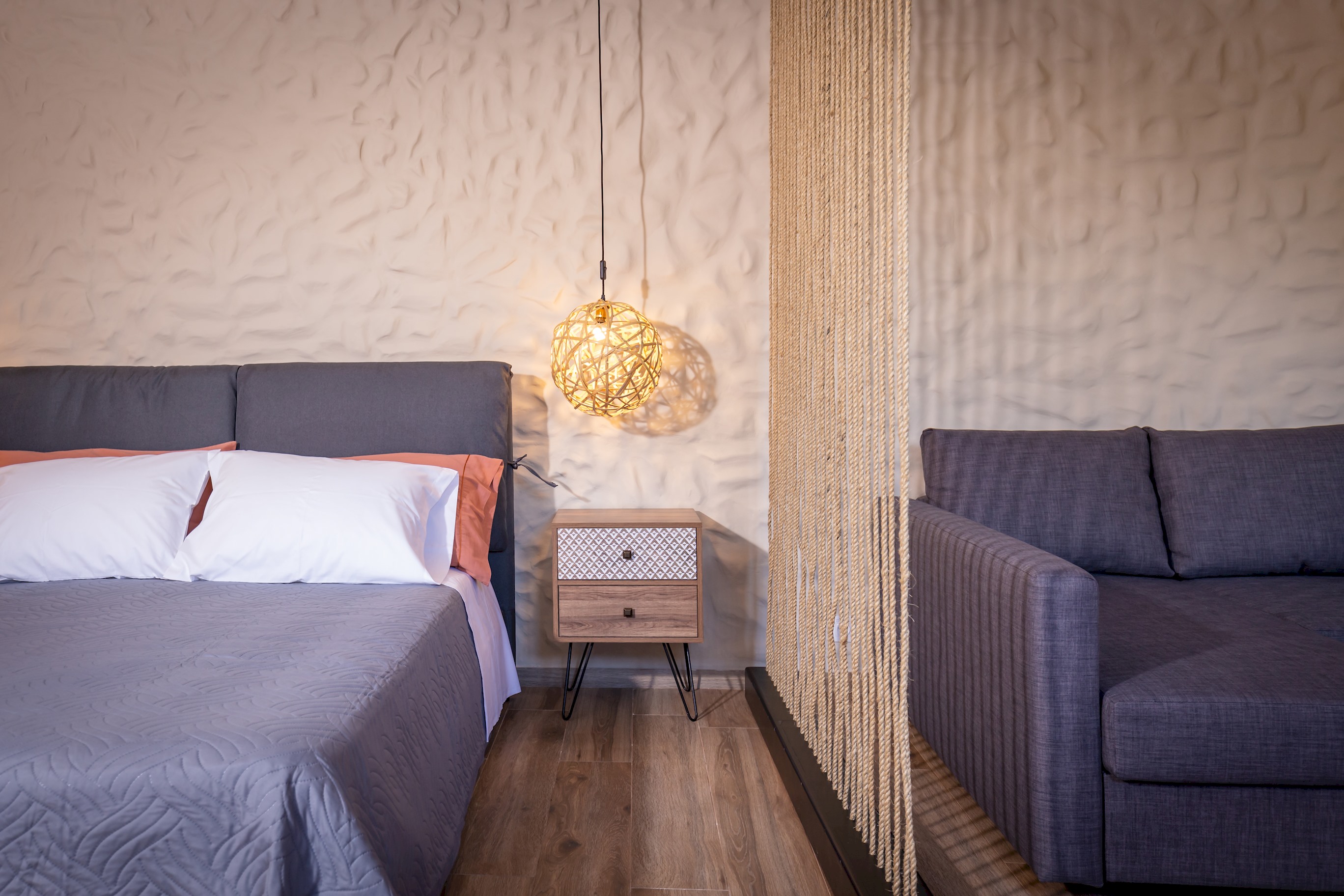 Sandy Suite | Jacuzzi | 10min Walk to Ipsos Beach