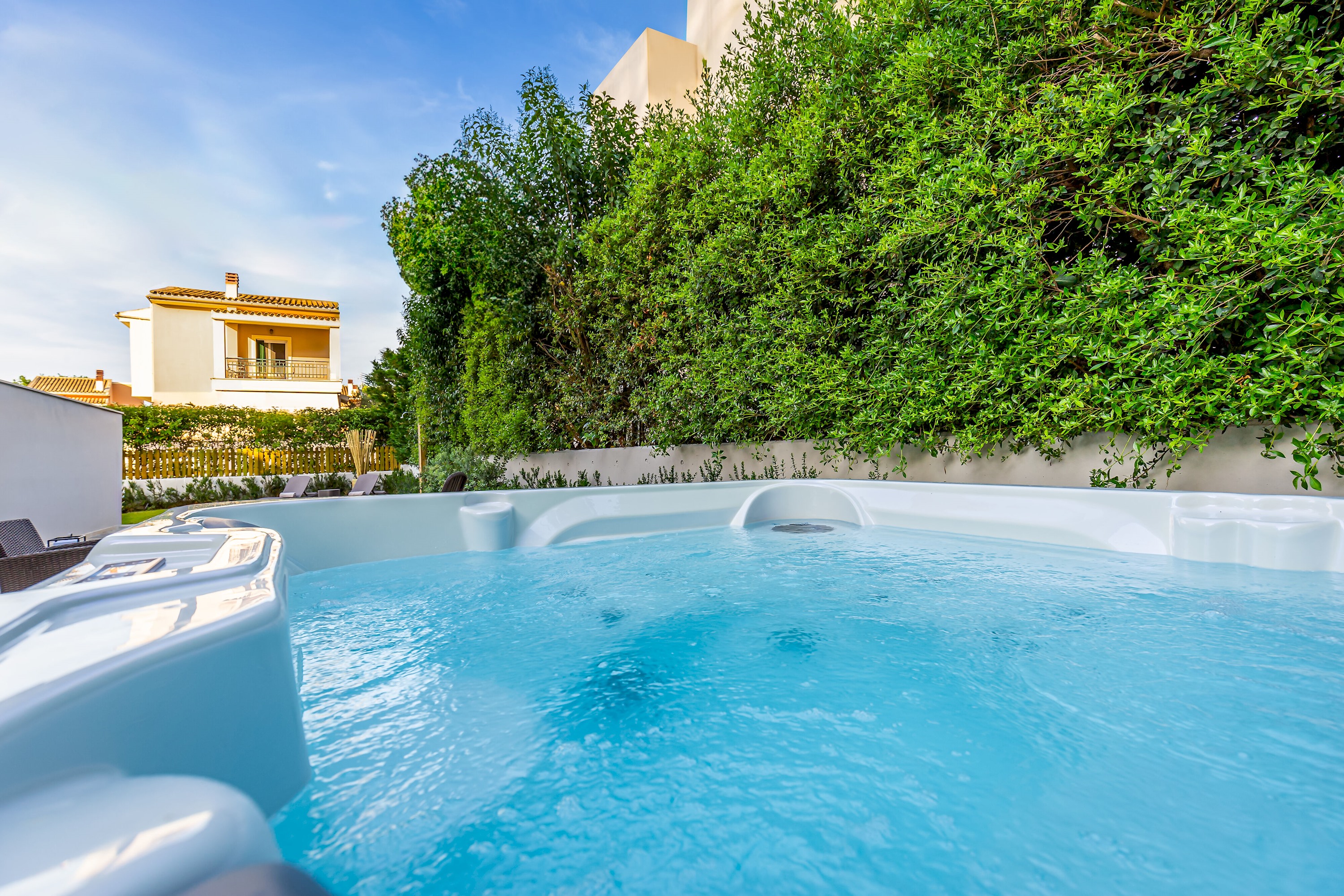 Magdalena Home – Outdoor pool | heated Jacuzzi